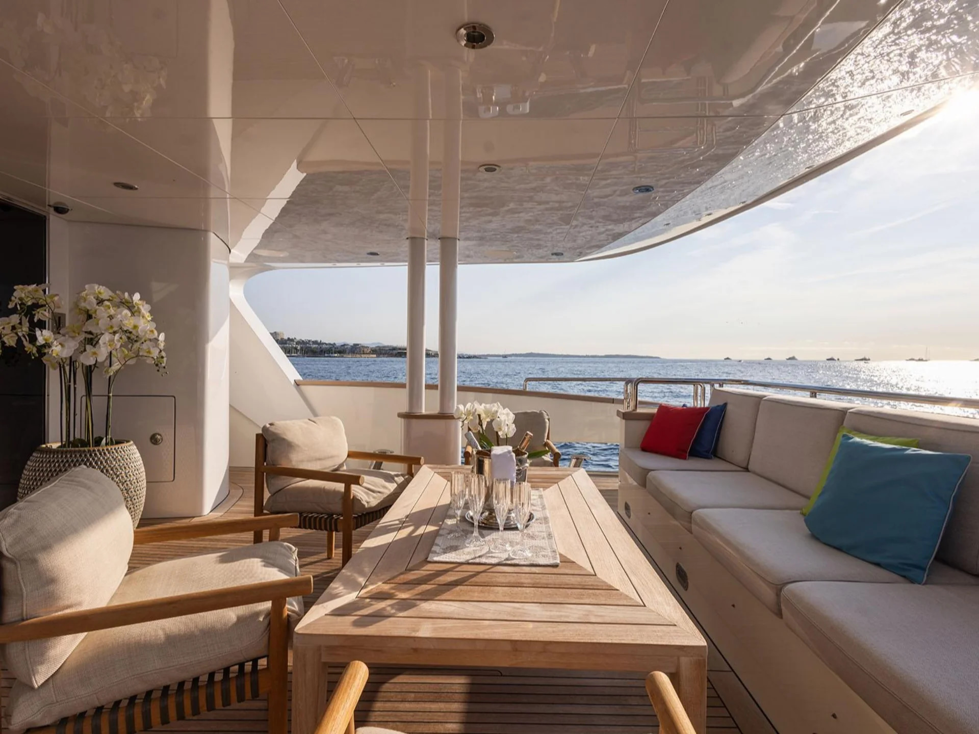 2009 Baglietto T Line 43 for charter (photo 10)