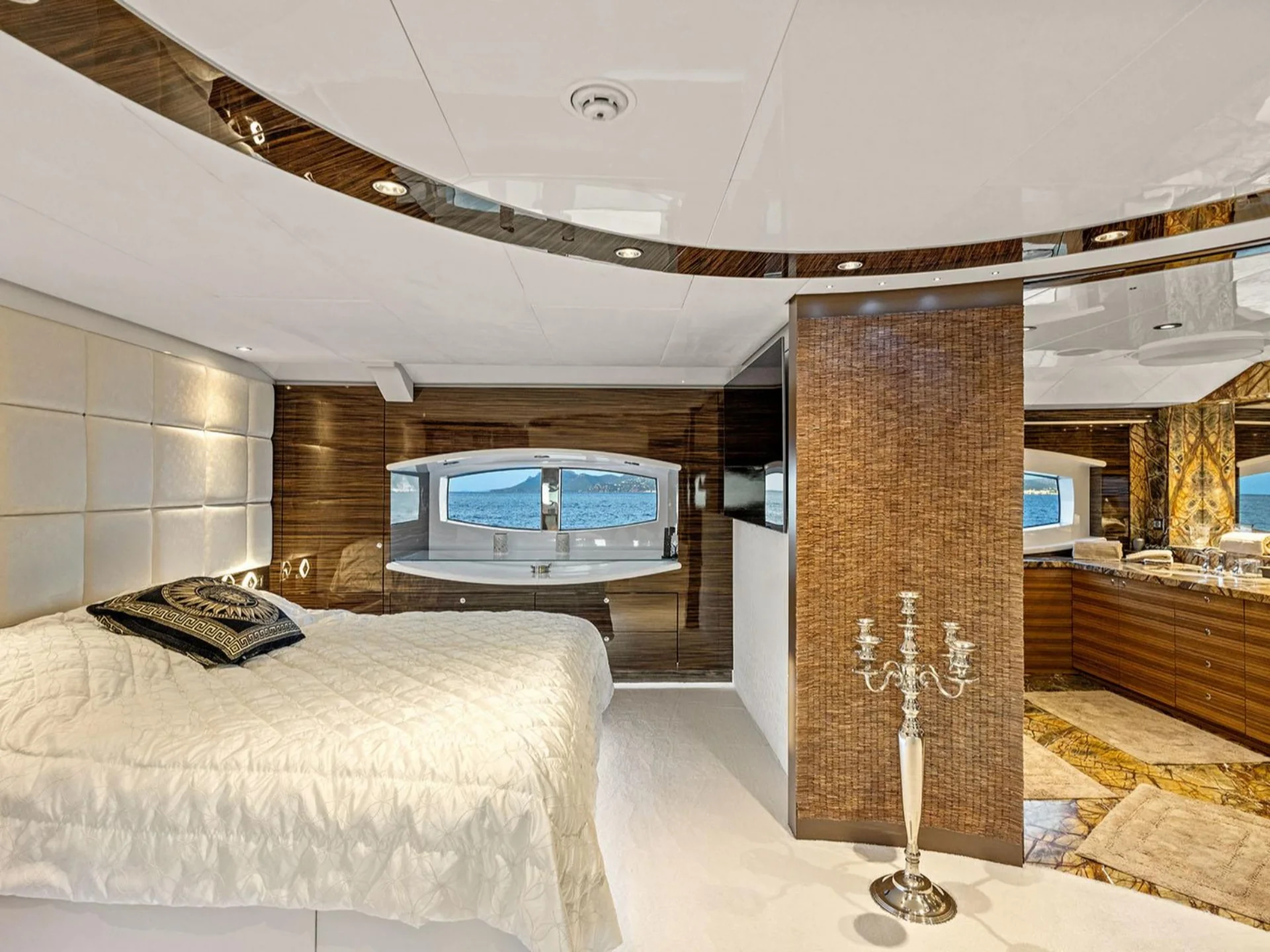 2009 Baglietto T Line 43 for charter (photo 22)