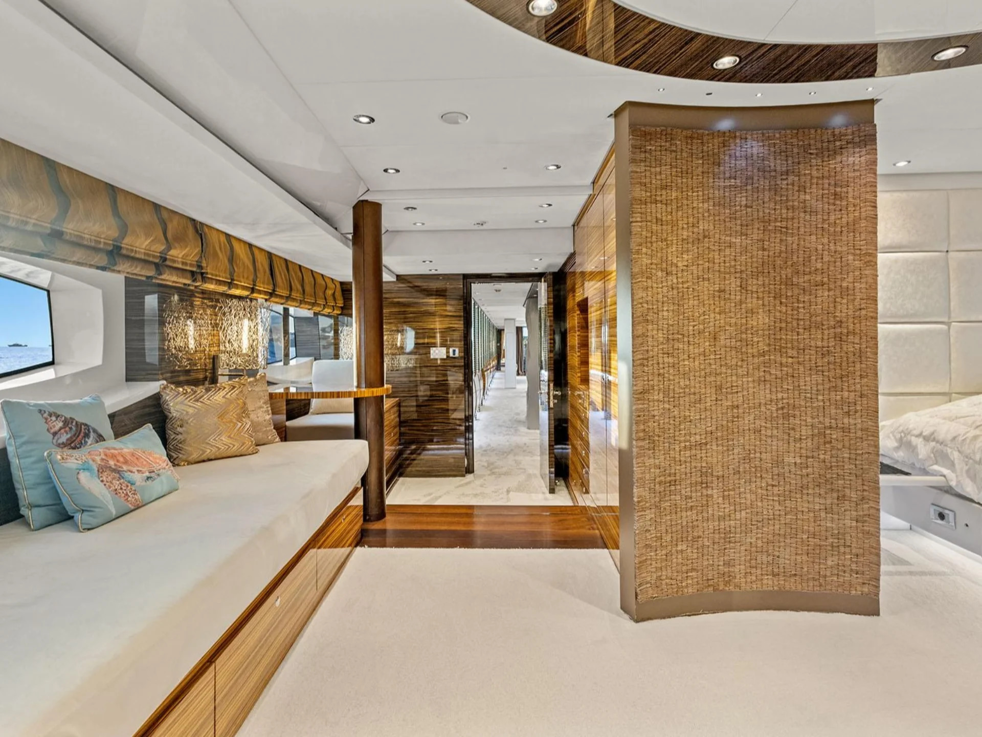 2009 Baglietto T Line 43 for charter (photo 23)