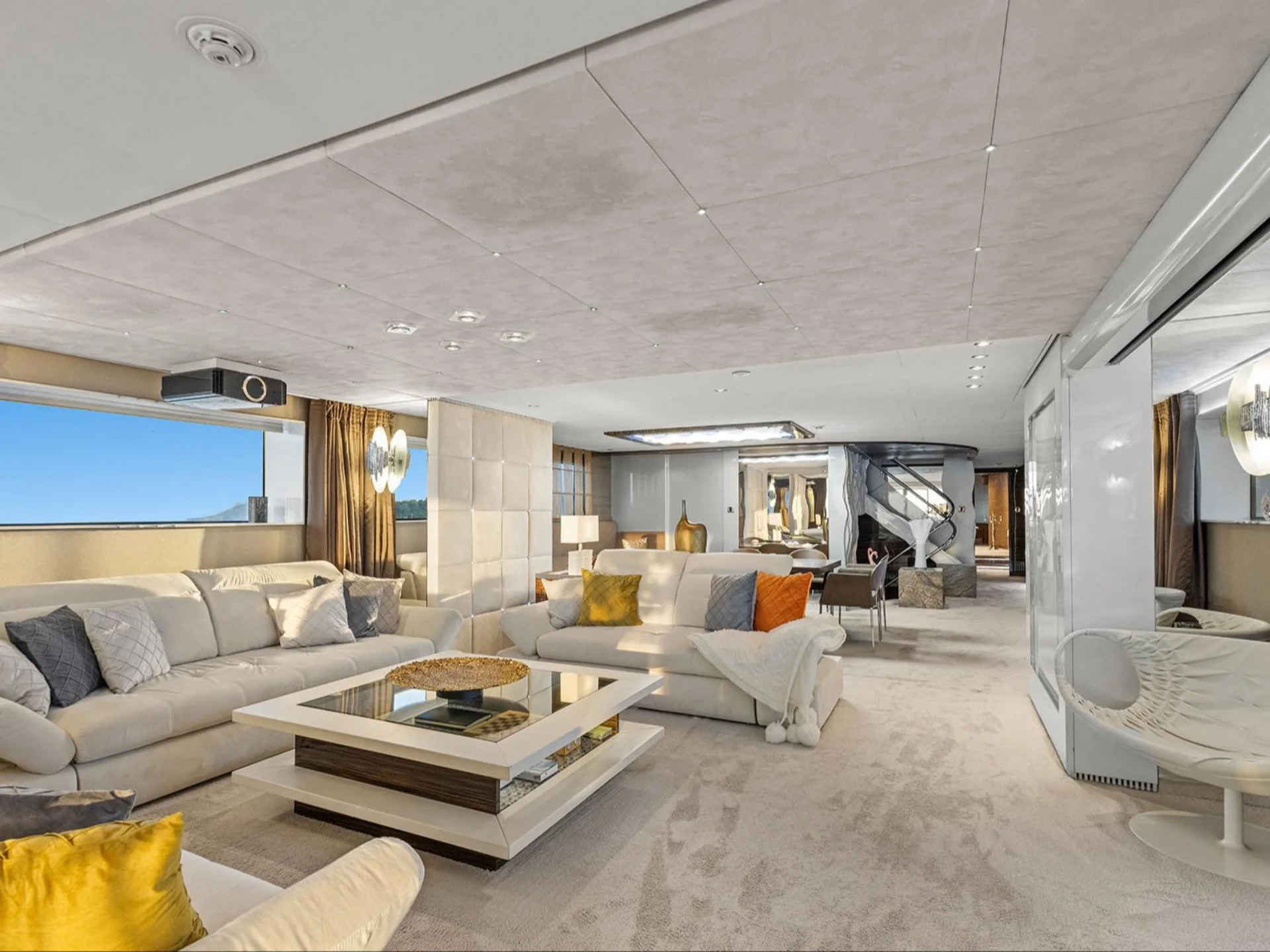 2009 Baglietto T Line 43 for charter (photo 32)