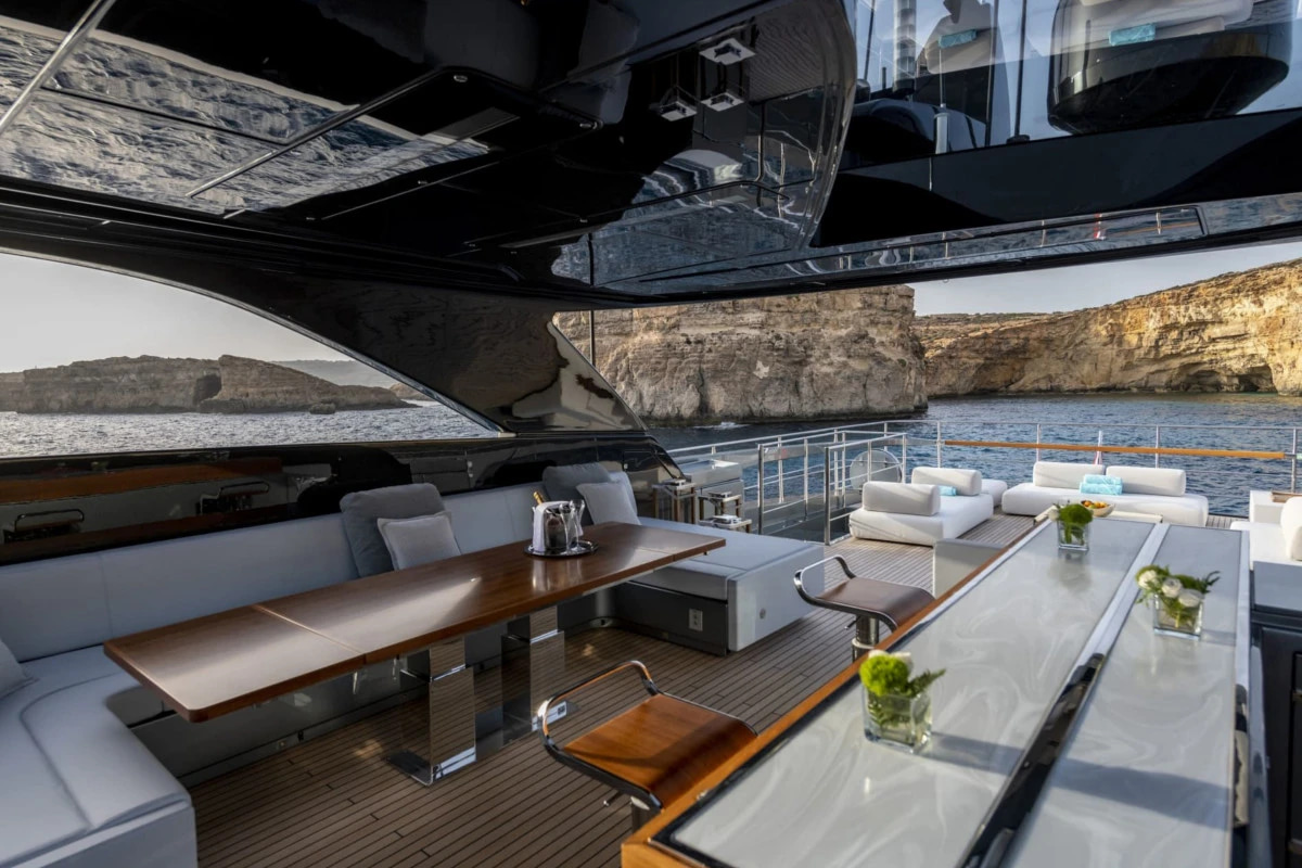 2021 Riva 110 Dolcevita a noleggio (photo 9)