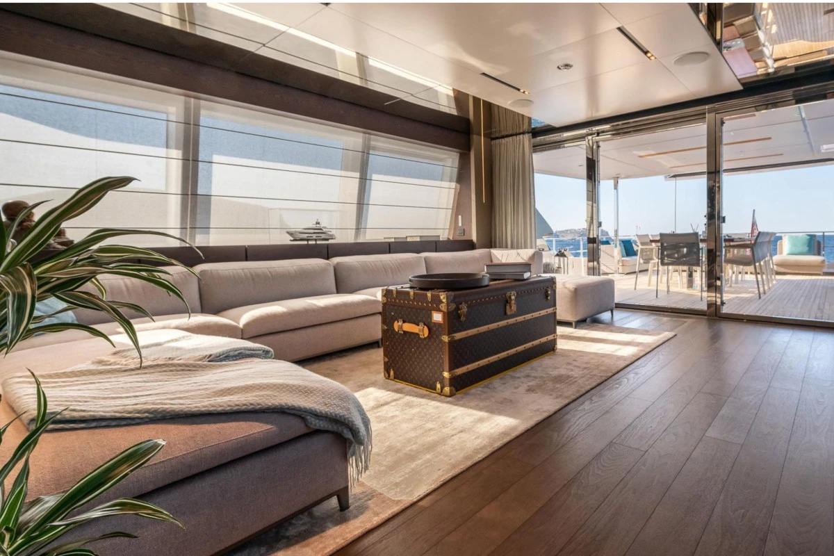 2020 Ferretti Yachts Custom Line Navetta 33 zu chartern (photo 9)