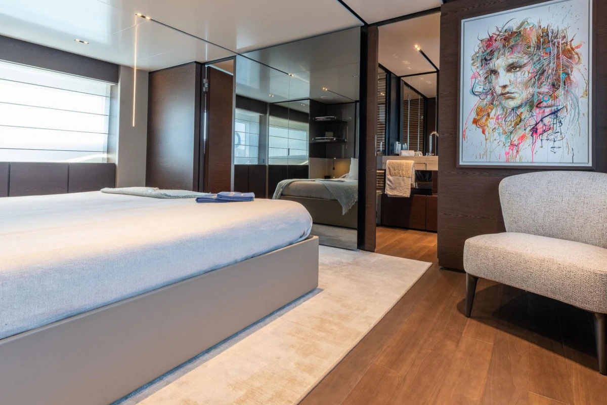 2020 Ferretti Yachts Custom Line Navetta 33 zu chartern (photo 14)