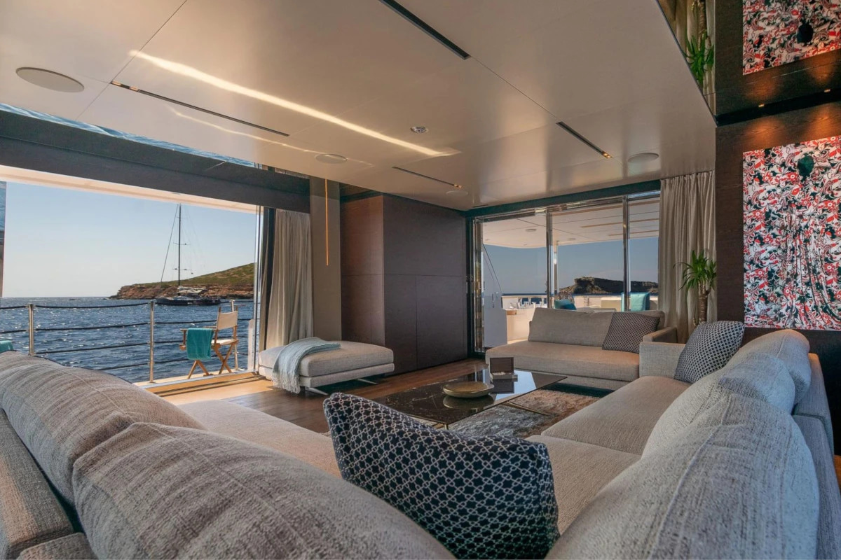 2020 Ferretti Yachts Custom Line Navetta 33 zu chartern (photo 17)