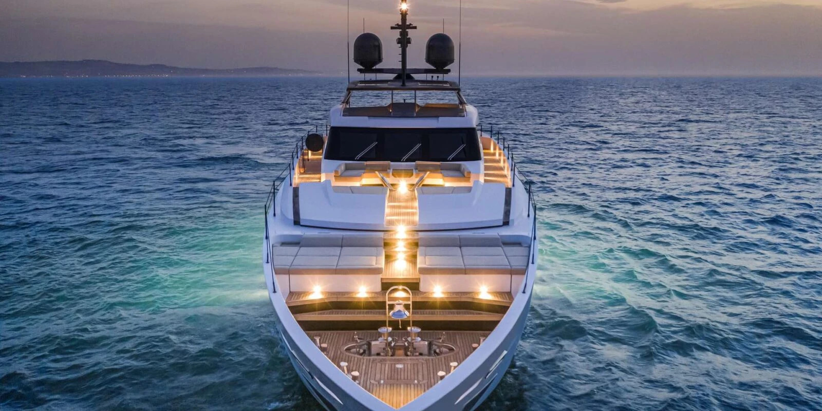 2022 Ferretti Yachts Custom Line 106 zu chartern (photo 4)