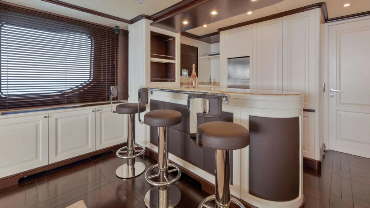 2007 Benetti Benetti 37 a noleggio (photo 9)