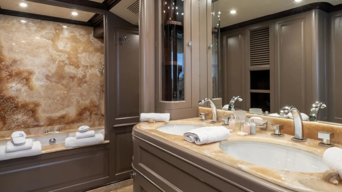2007 Benetti Benetti 37 a noleggio (photo 17)