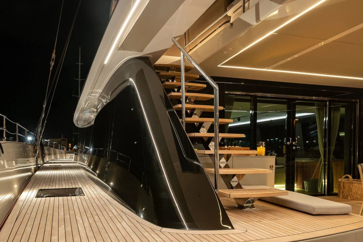 2022 Sunreef Yachts Sunreef 80 for charter (photo 2)