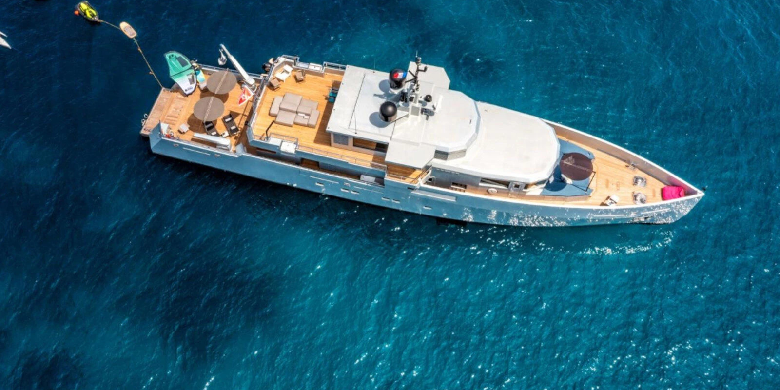 2015 TANSU YACHTS Cuda Class 124 for charter (photo 7)