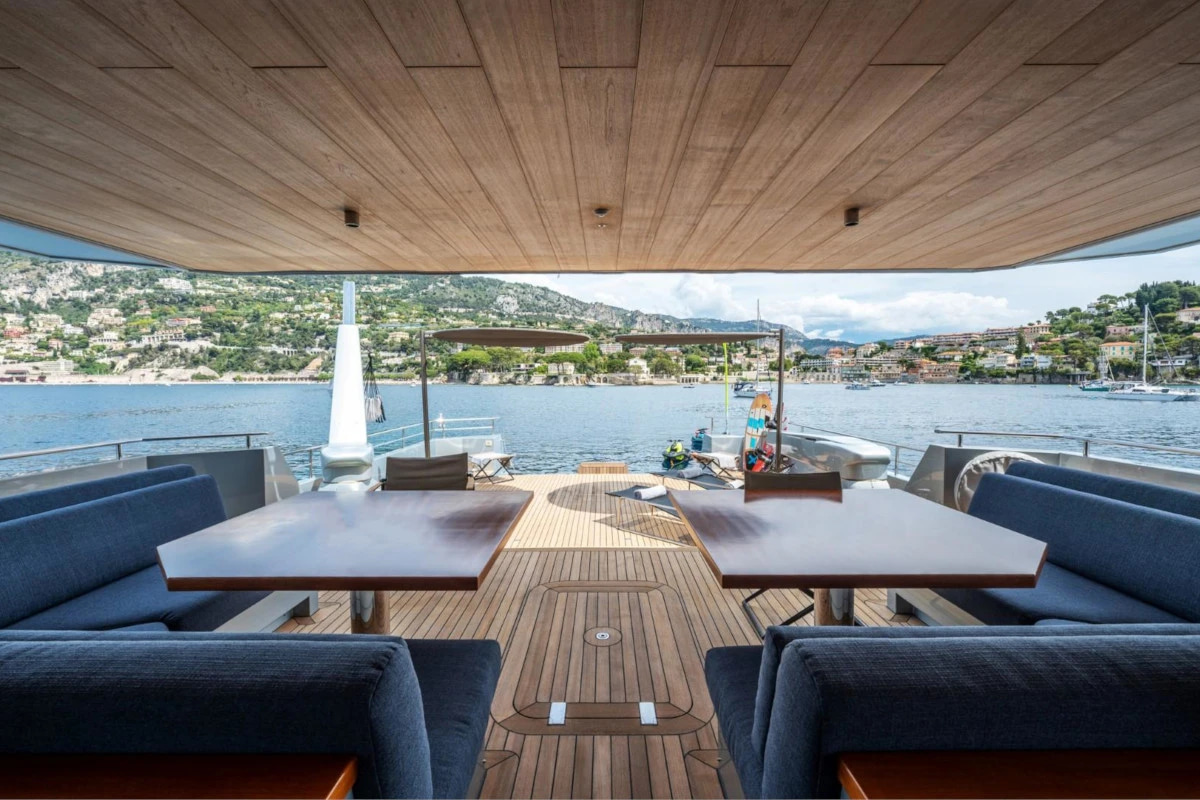 2015 TANSU YACHTS Cuda Class 124 for charter (photo 14)