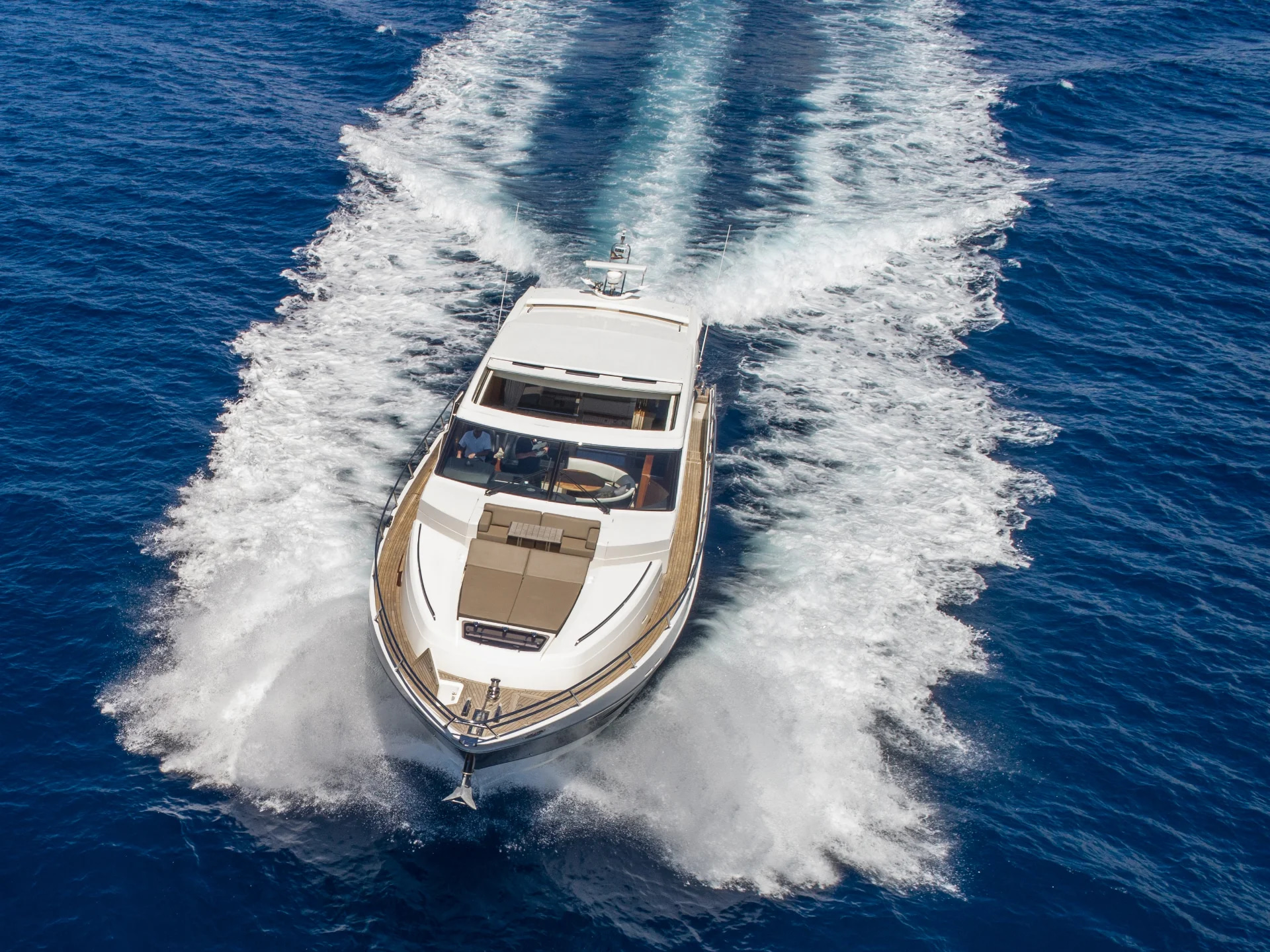 2013 Princess V72 a noleggio (photo 3)