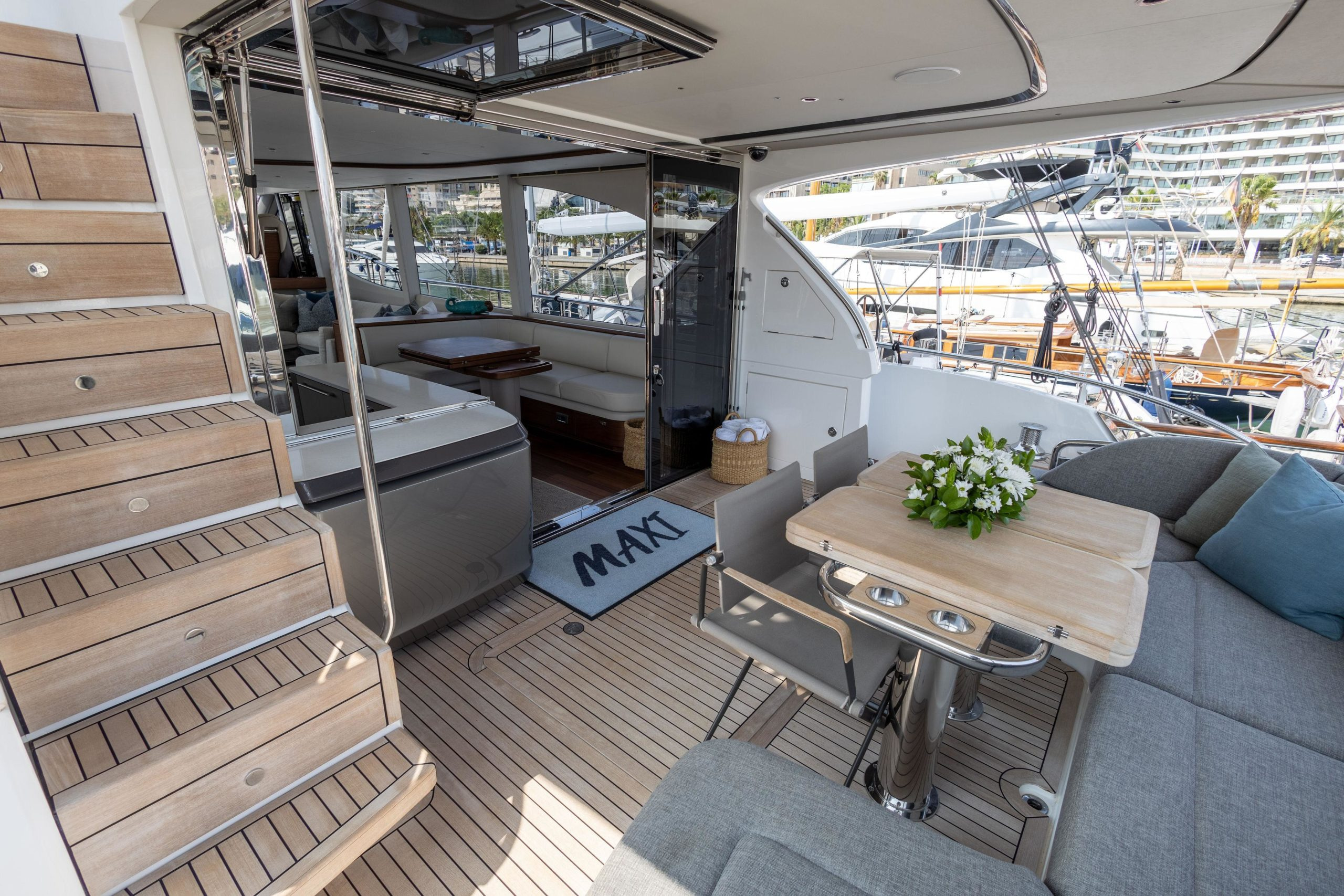 2022 Princess Y72 te koop (photo 14)