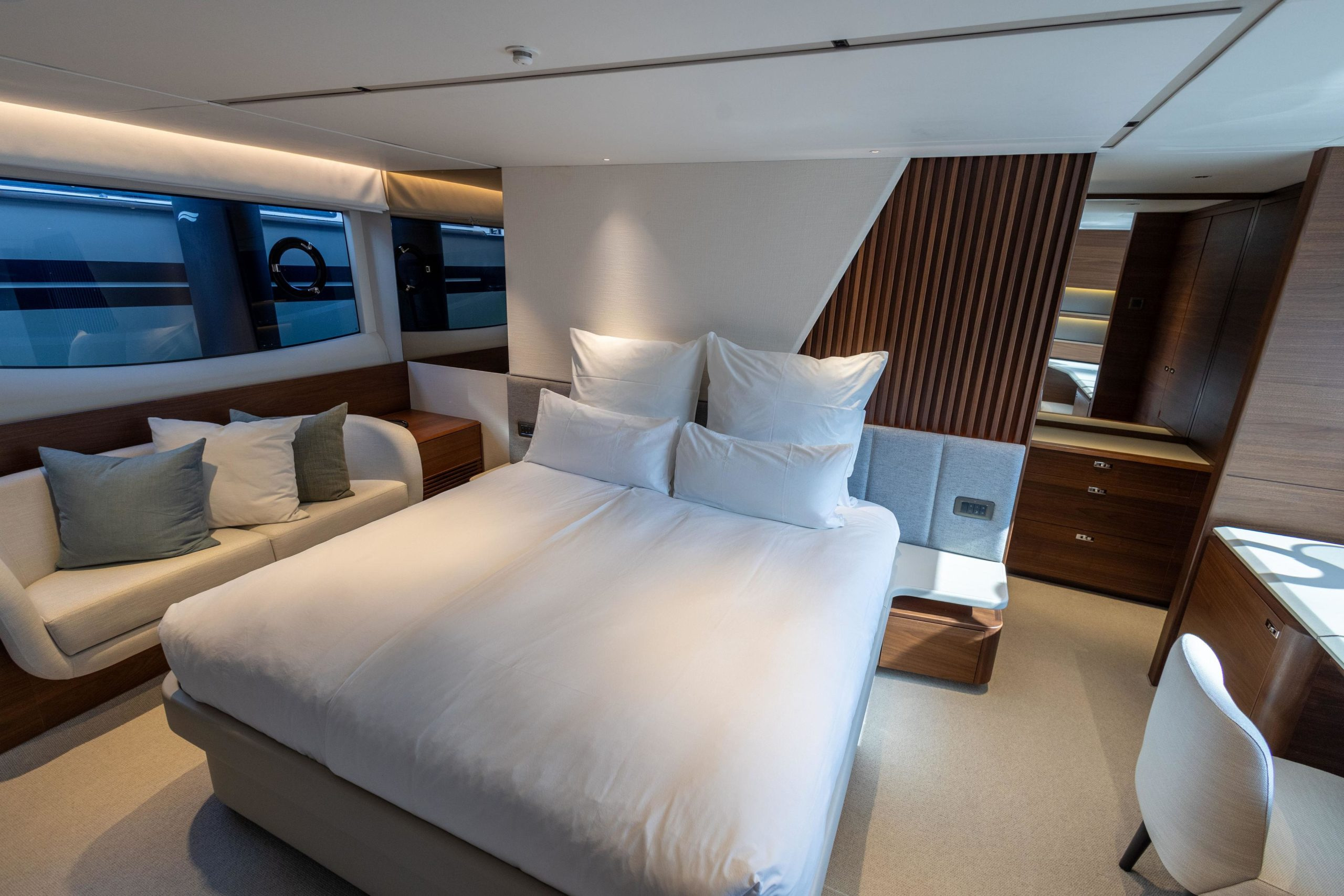 2022 Princess Y72 te koop (photo 29)