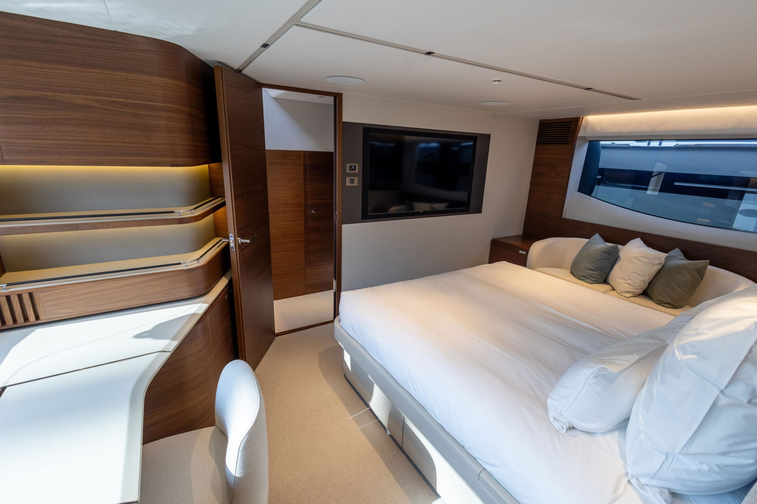 2022 Princess Y72 te koop (photo 31)