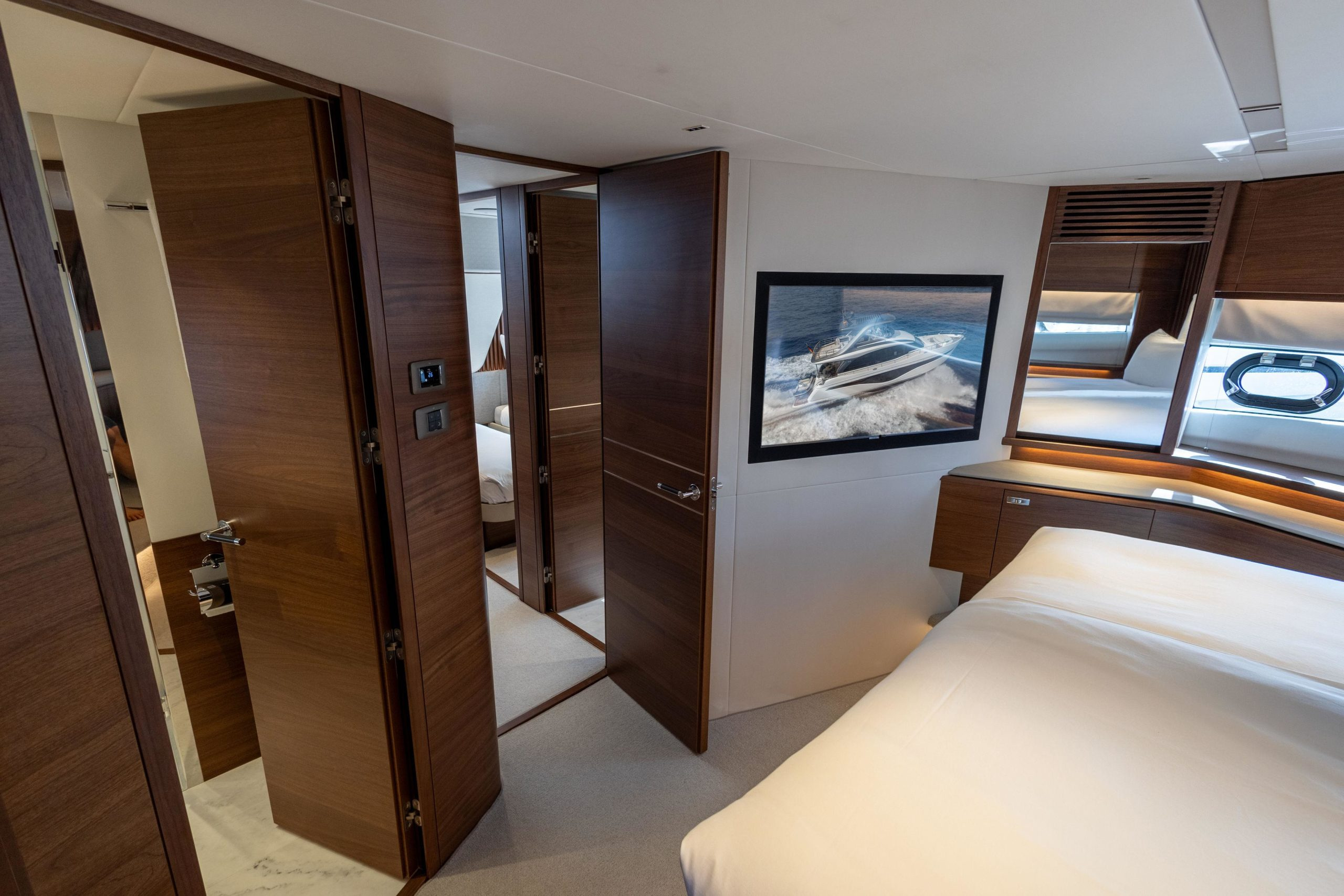 2022 Princess Y72 te koop (photo 32)
