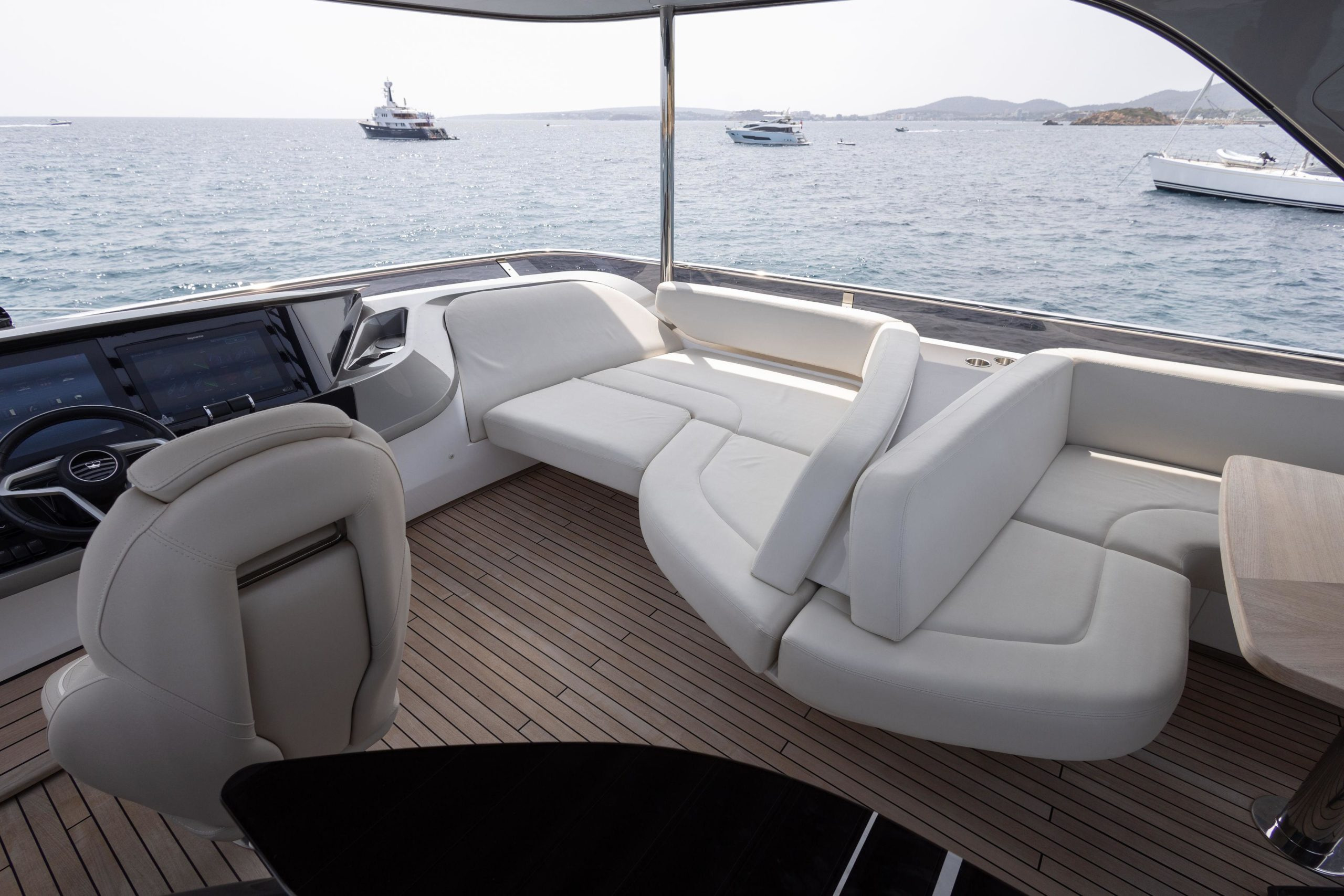 2022 Princess Y72 te koop (photo 42)
