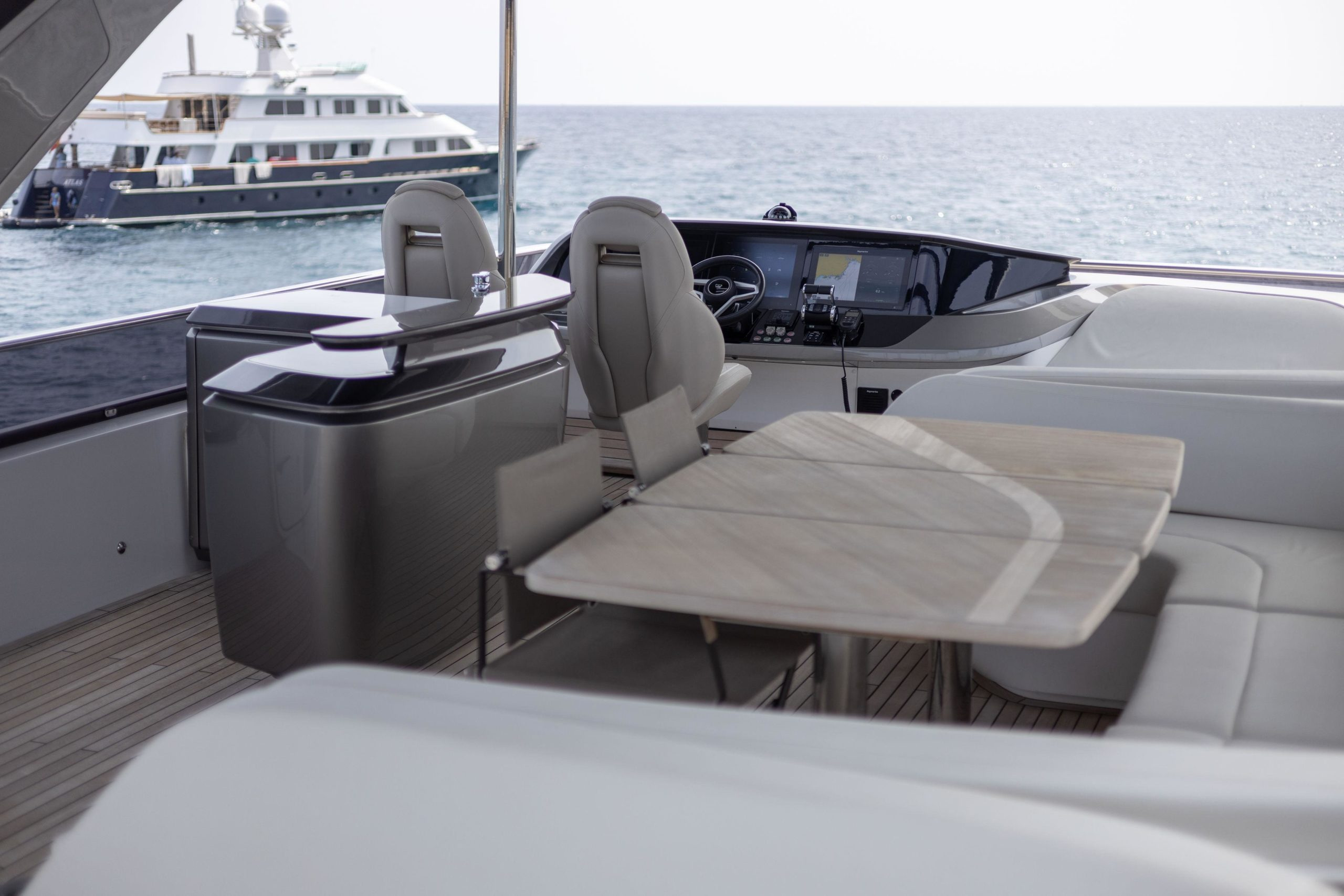 2022 Princess Y72 te koop (photo 46)