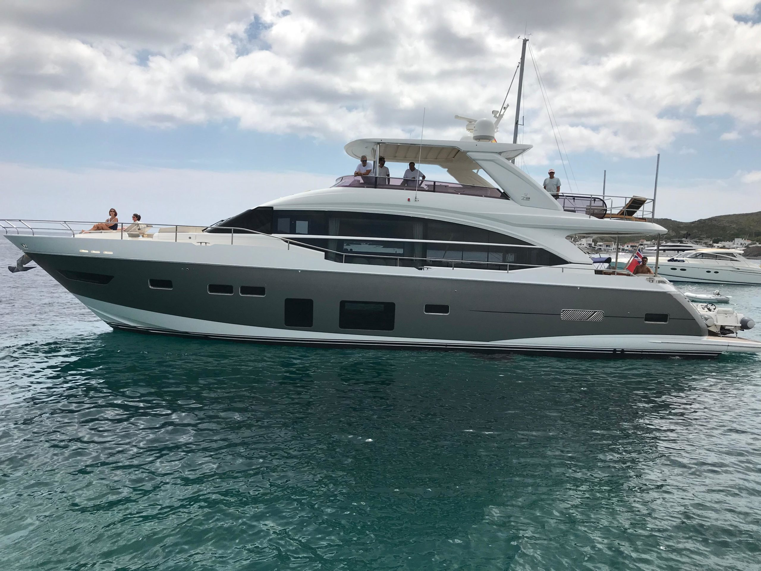 2017 Princess 75 for sale (photo 2)