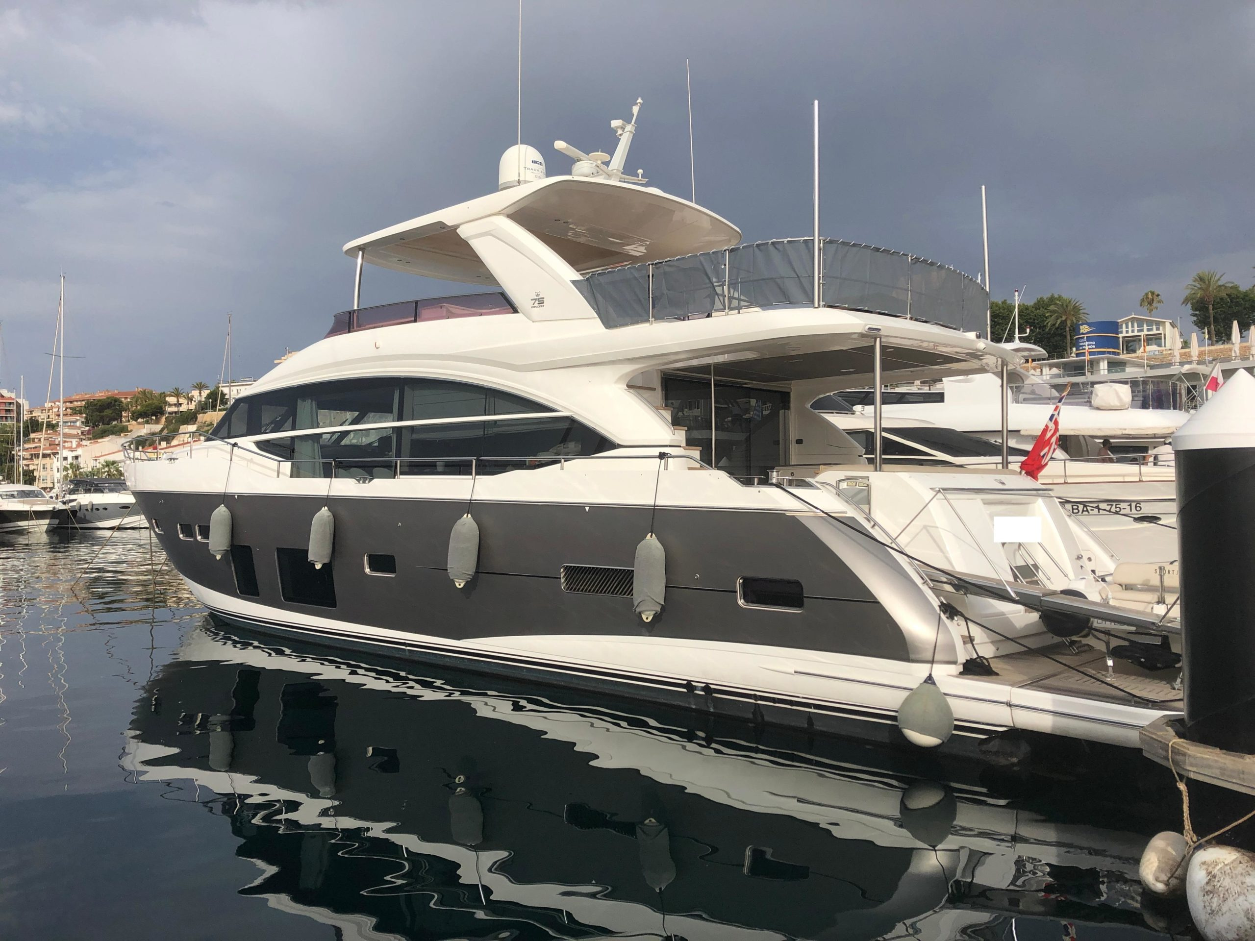 2017 Princess 75 for sale (photo 4)