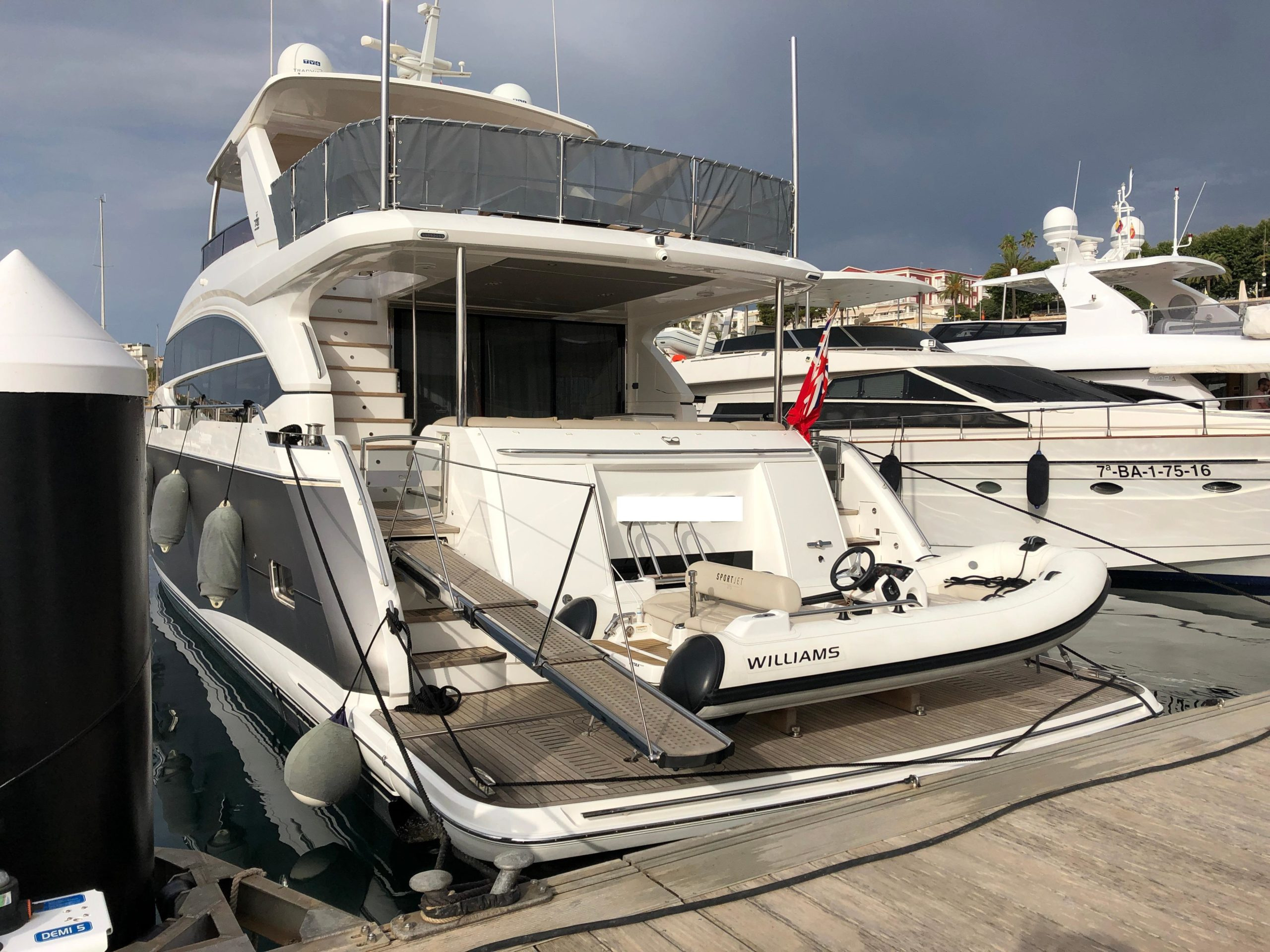 2017 Princess 75 for sale (photo 5)