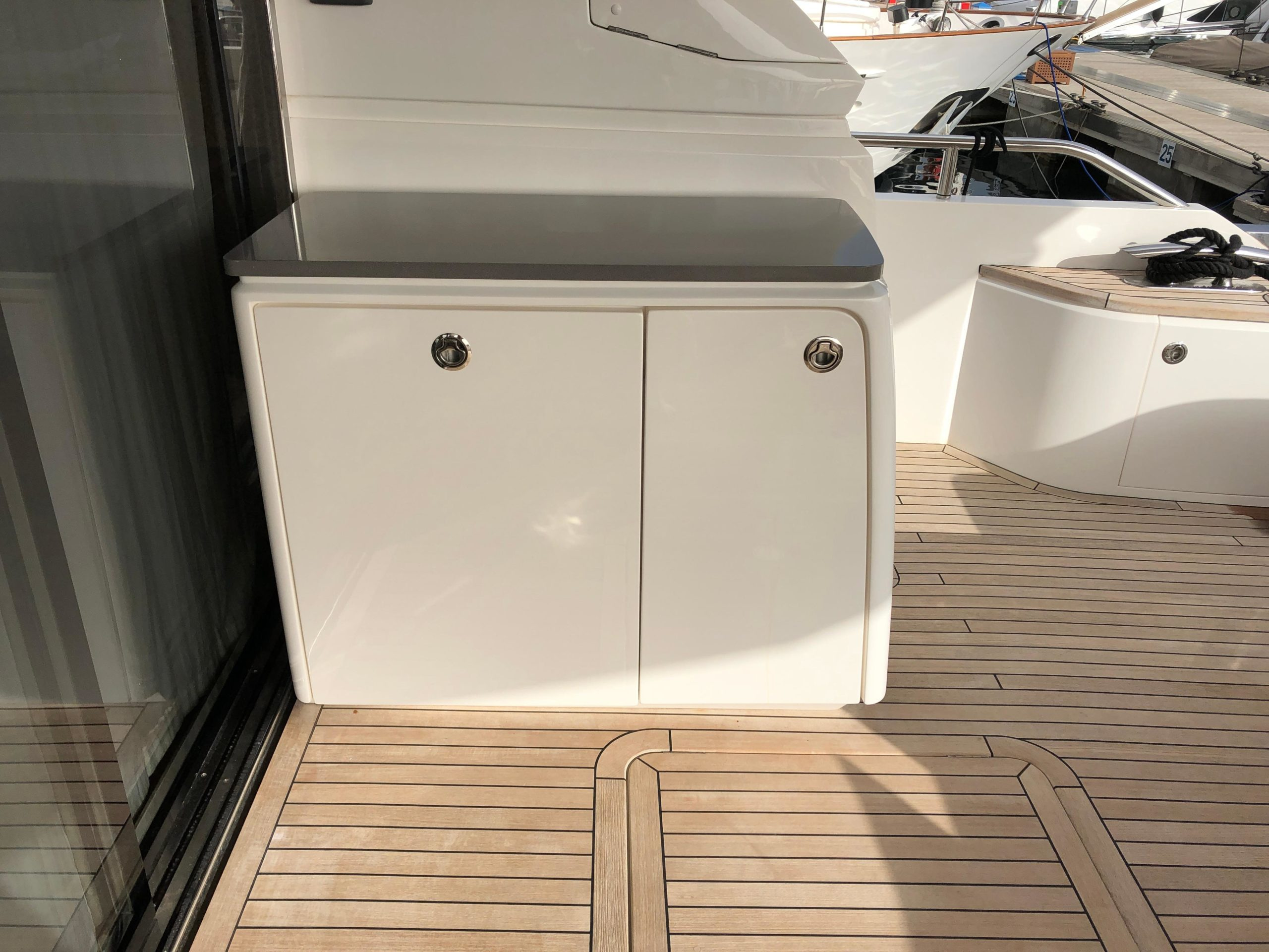 2017 Princess 75 for sale (photo 7)