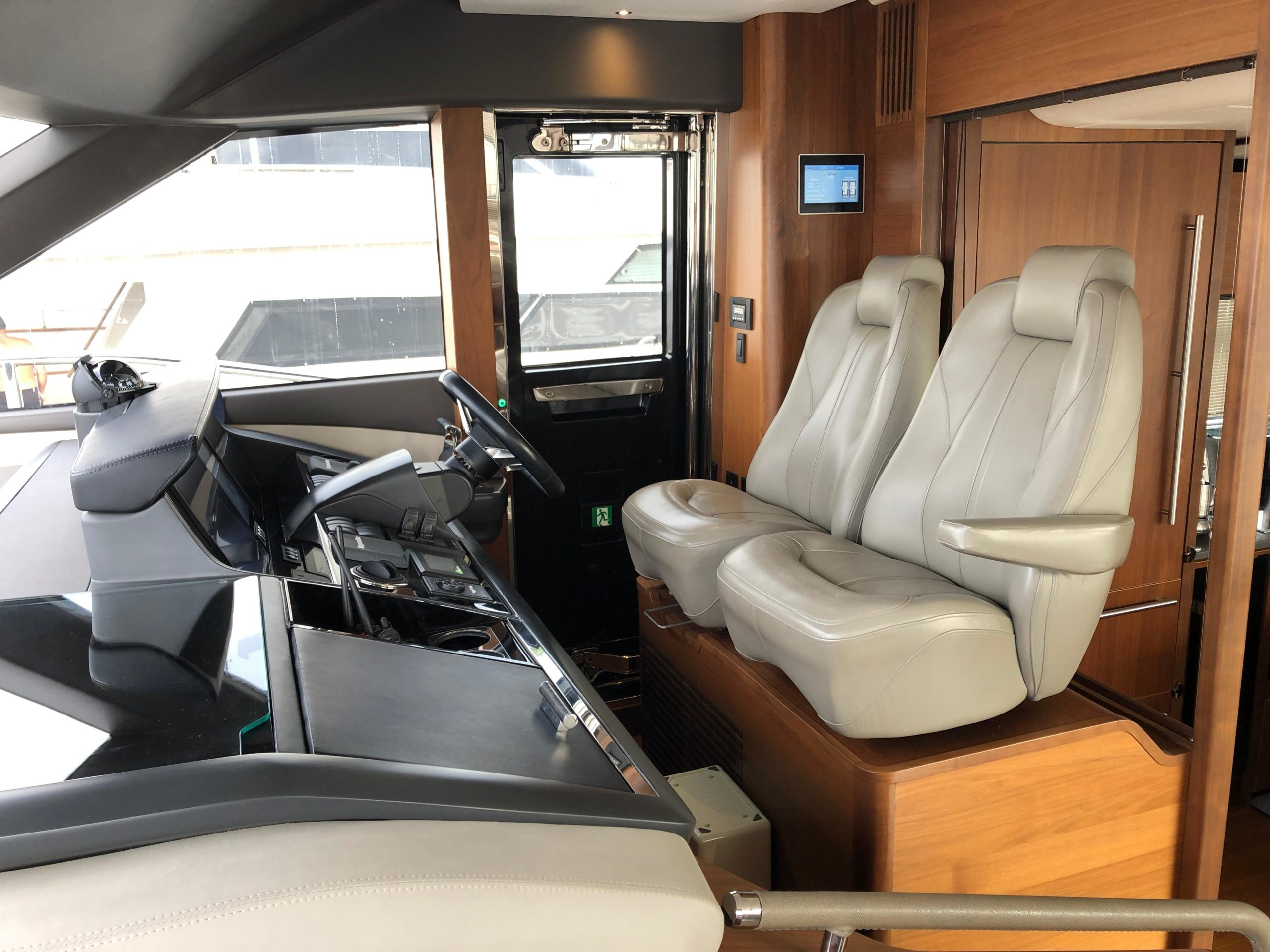 2017 Princess 75 for sale (photo 24)