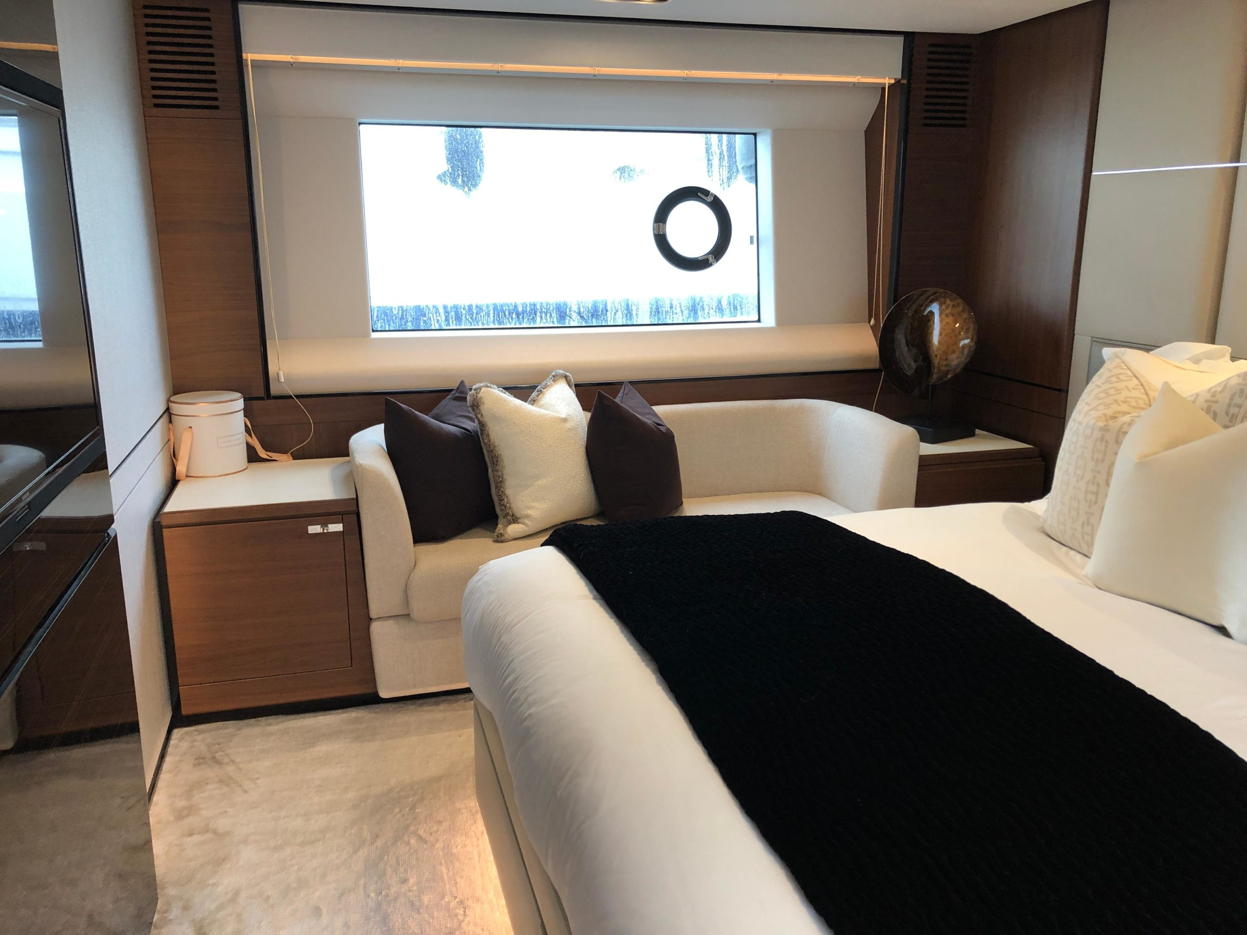 2017 Princess 75 for sale (photo 28)