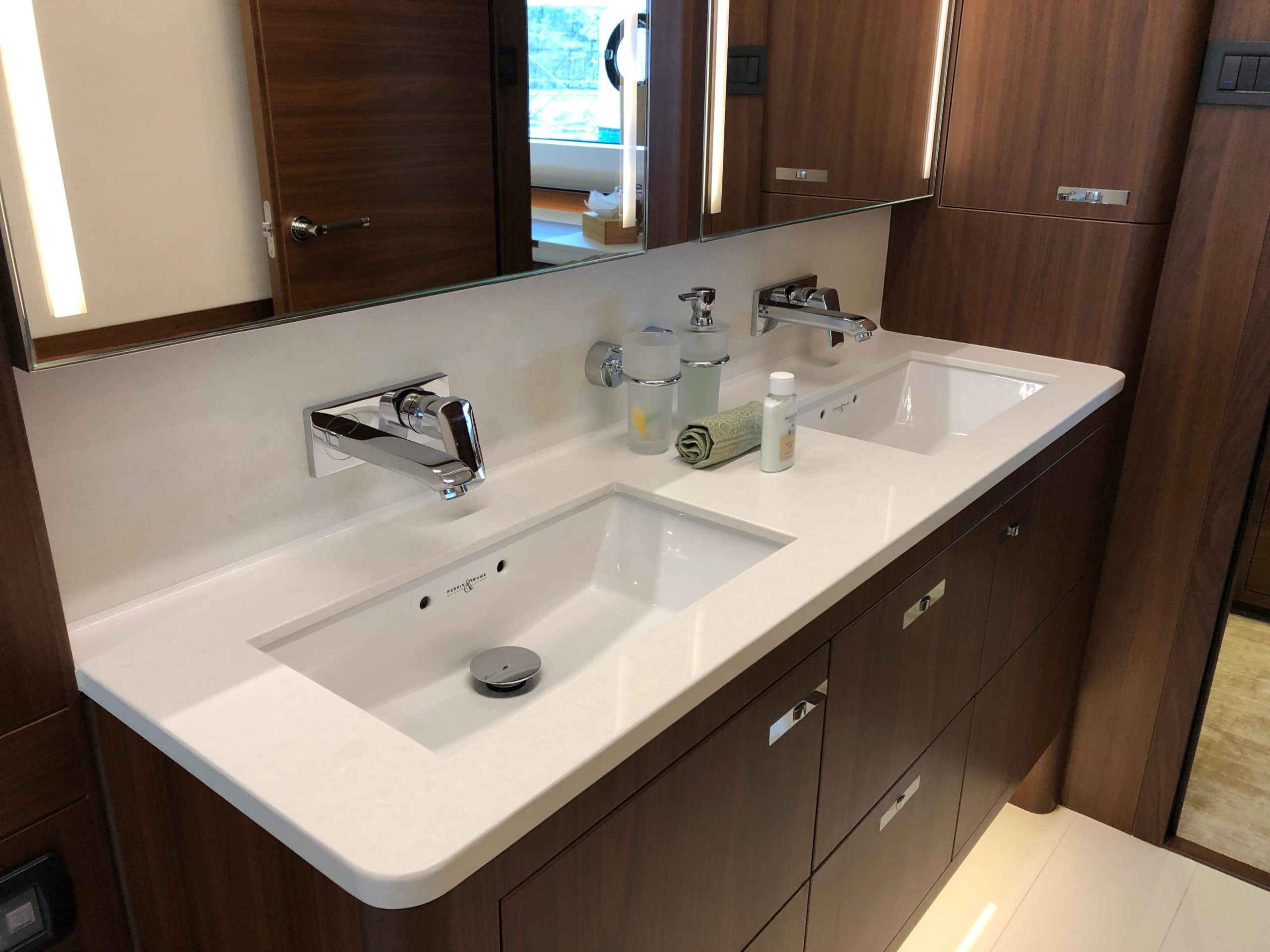 2017 Princess 75 for sale (photo 30)