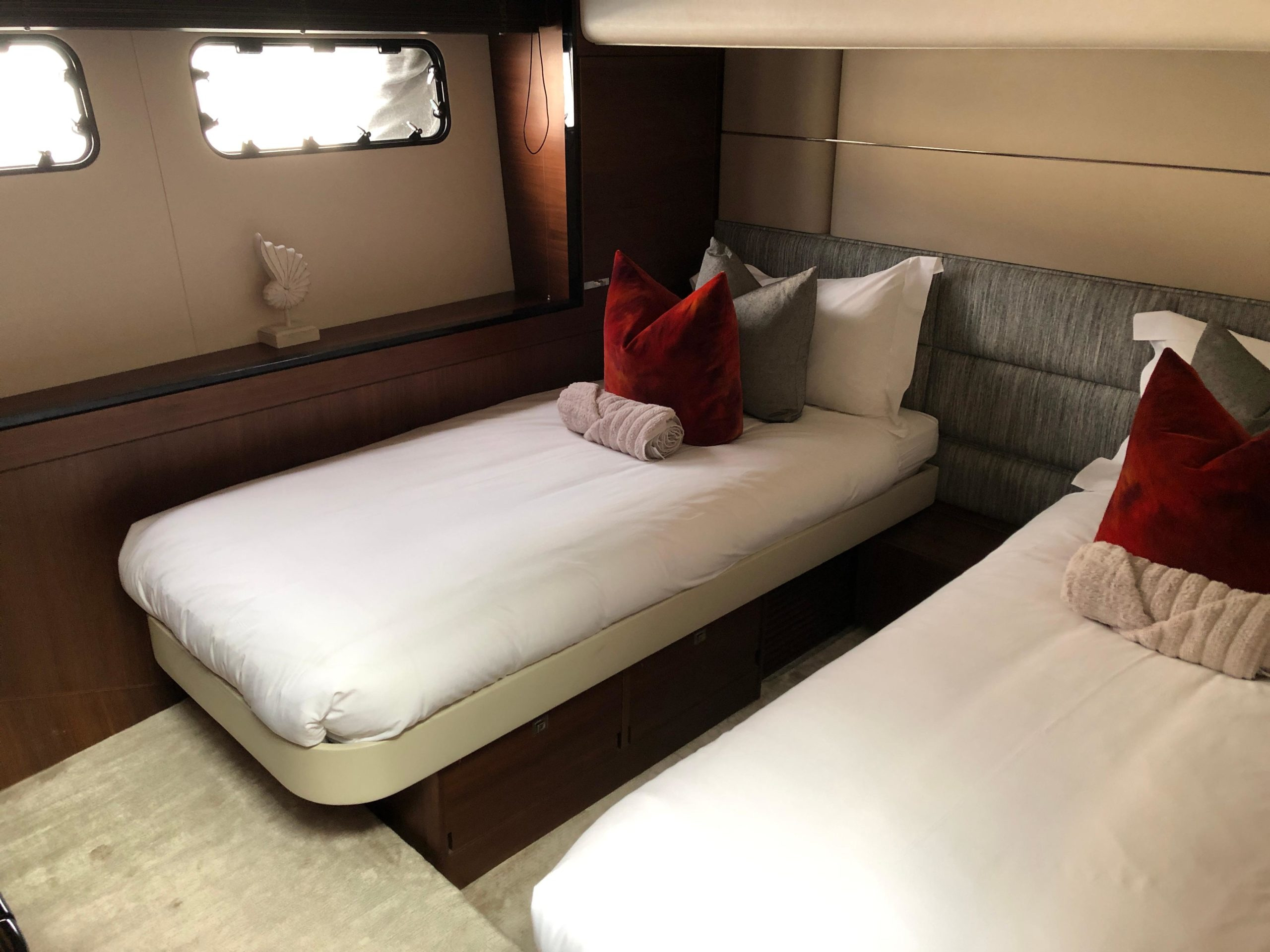 2017 Princess 75 for sale (photo 32)