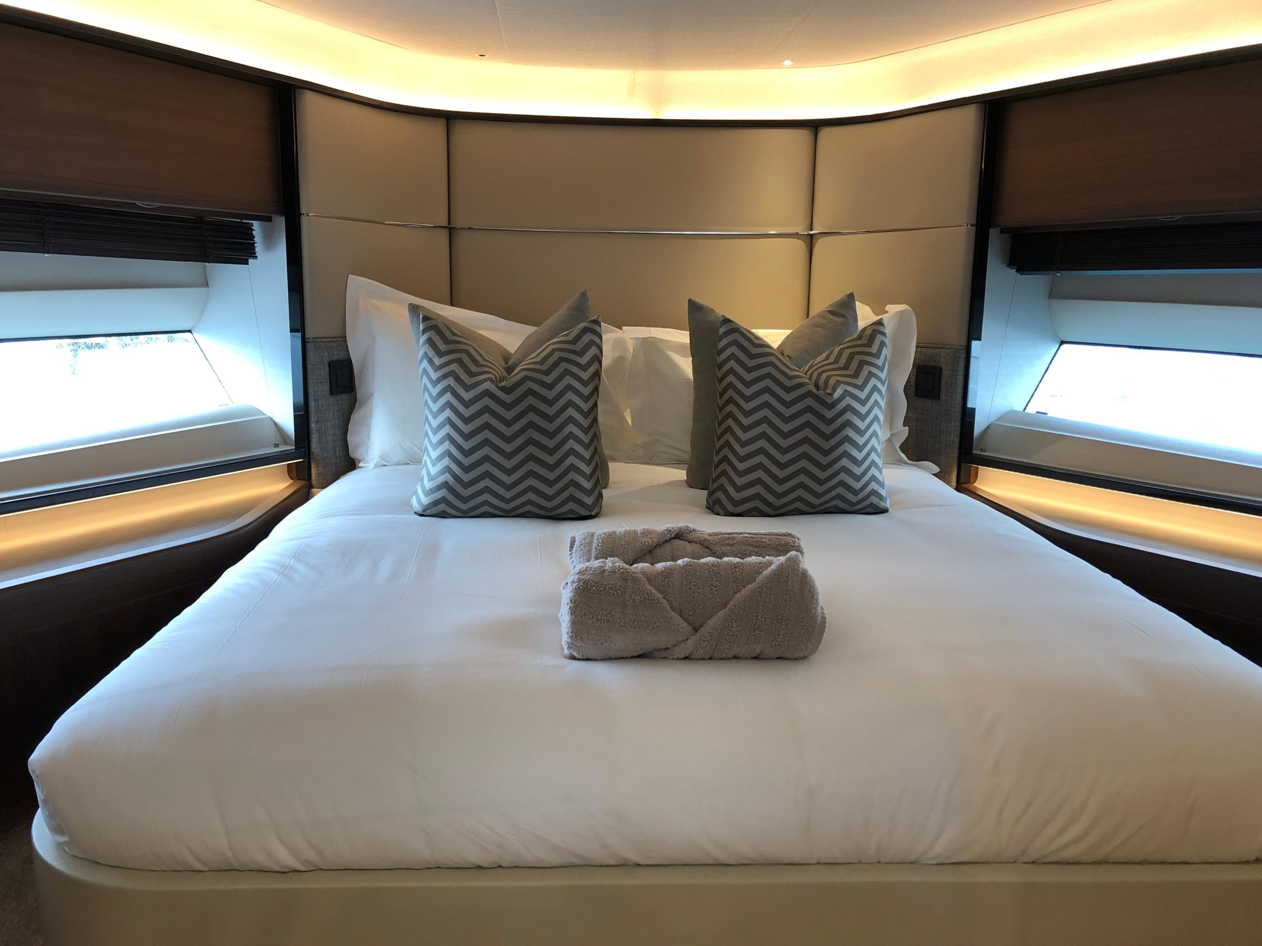 2017 Princess 75 for sale (photo 35)