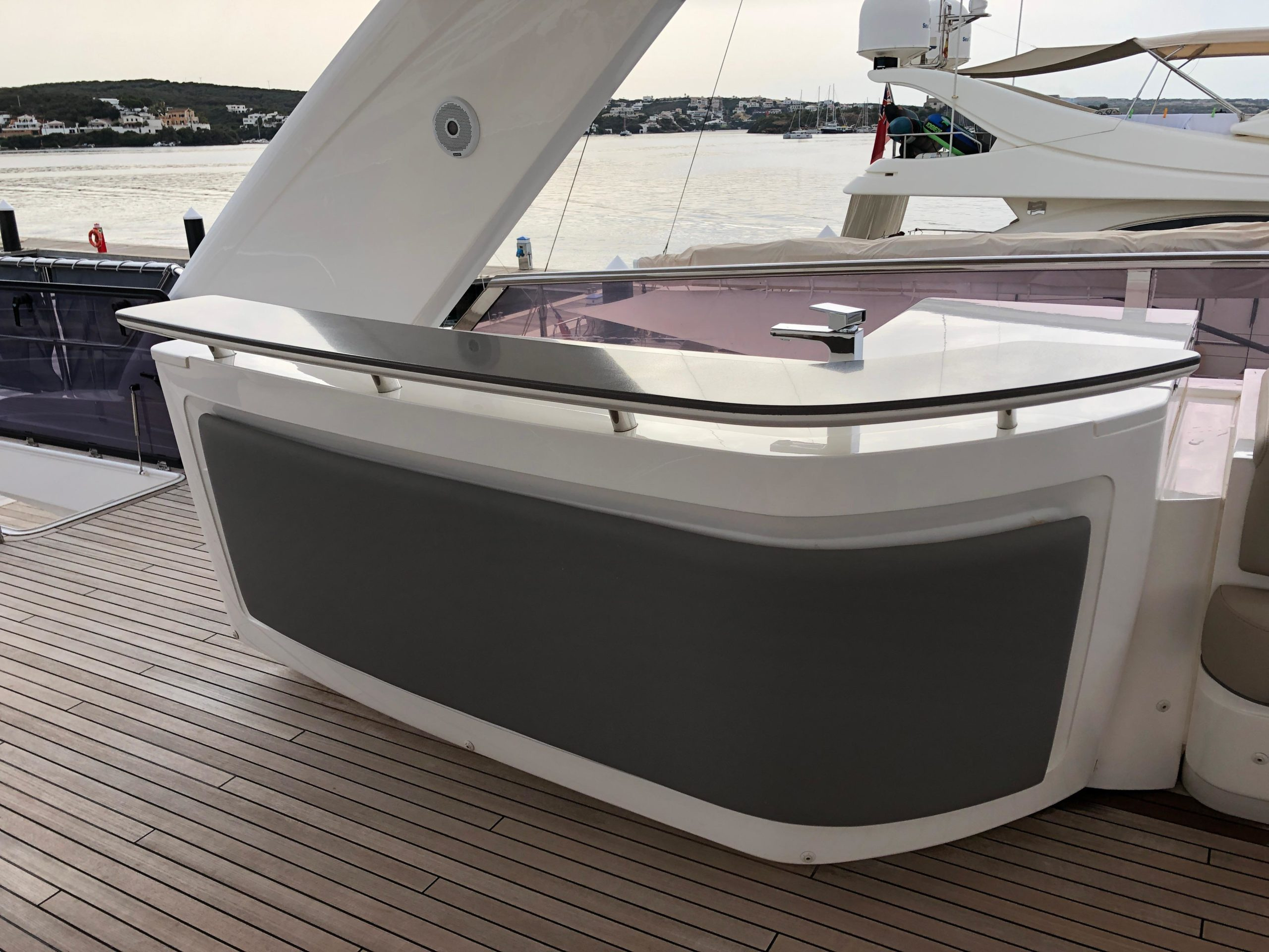 2017 Princess 75 for sale (photo 40)