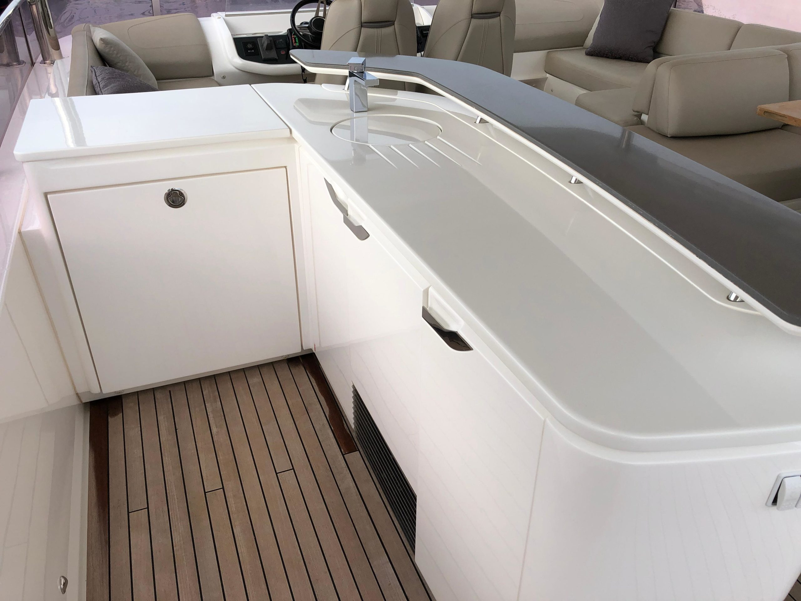 2017 Princess 75 for sale (photo 41)