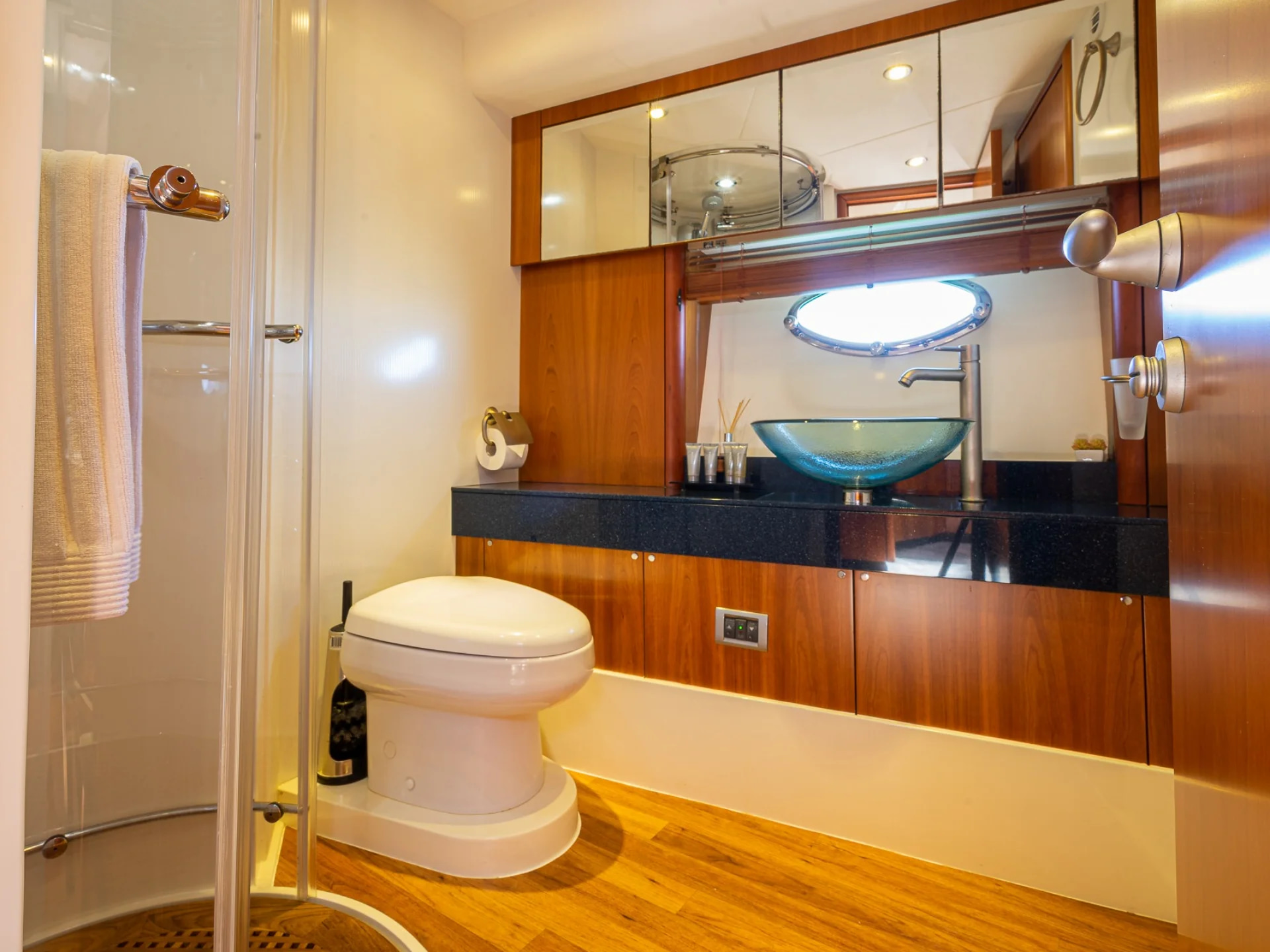 2008 Sunseeker Predator 72 zu chartern (photo 29)