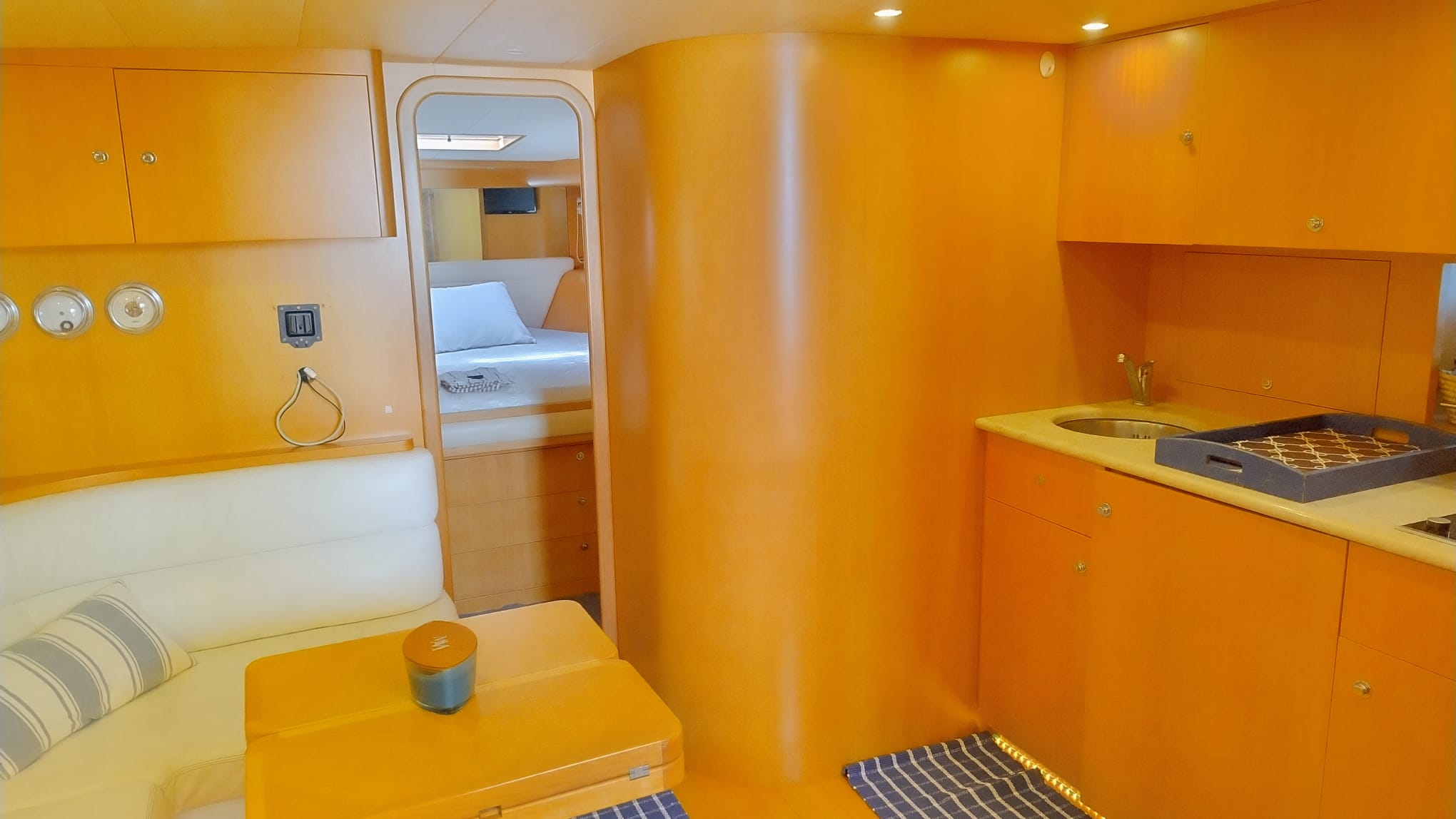 2005 Uniesse 48 Open in vendita (photo 18)