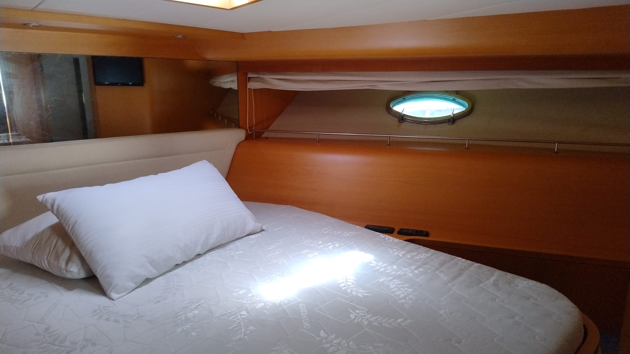 2005 Uniesse 48 Open in vendita (photo 31)