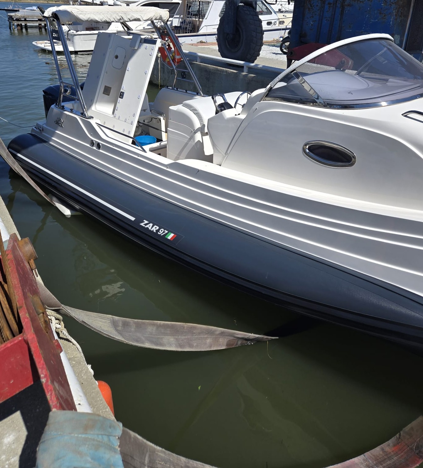 2010 Zar Formenti 97 Skydeck en alquiler (photo 4)