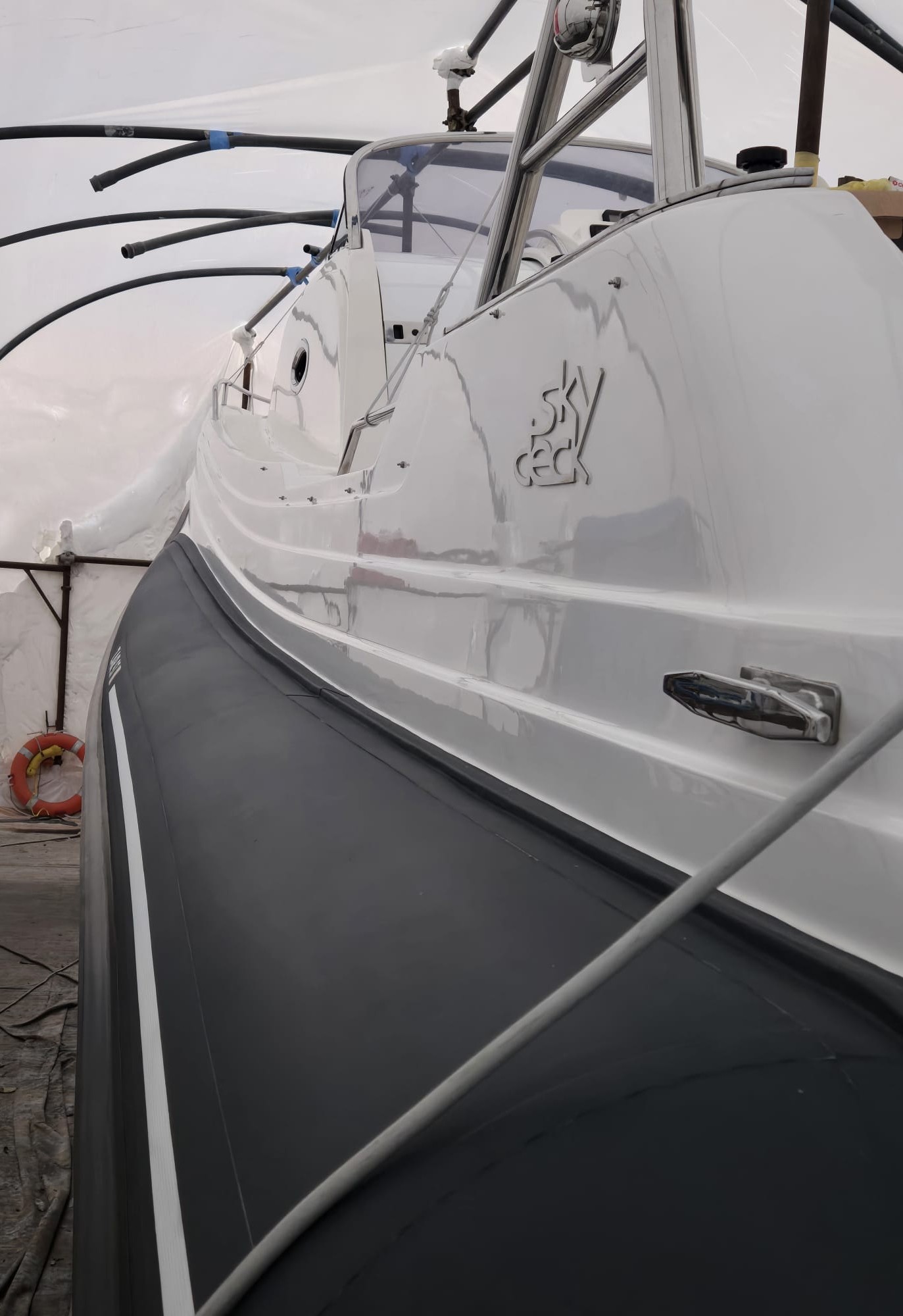 2010 Zar Formenti 97 Skydeck en alquiler (photo 5)