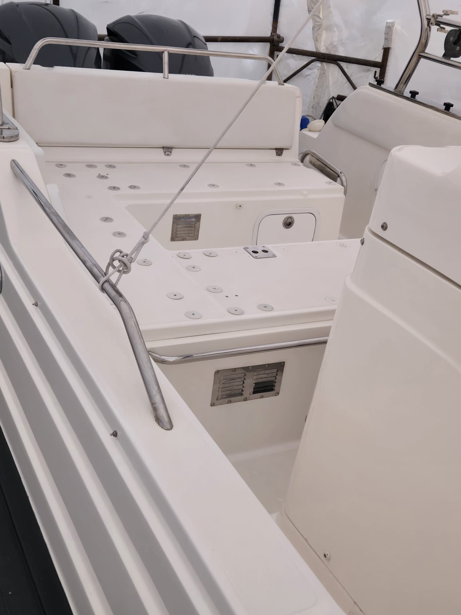 2010 Zar Formenti 97 Skydeck en alquiler (photo 18)