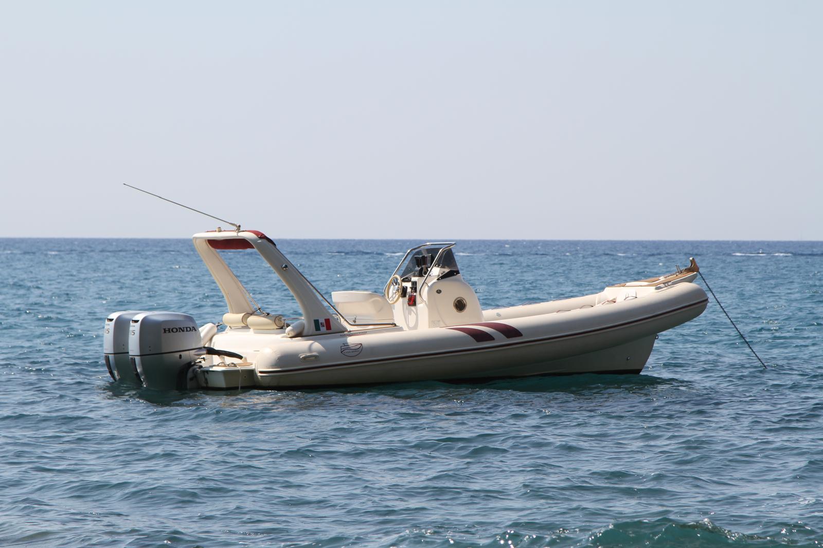 2014 Colbac Shark 720 te huur (photo 1)