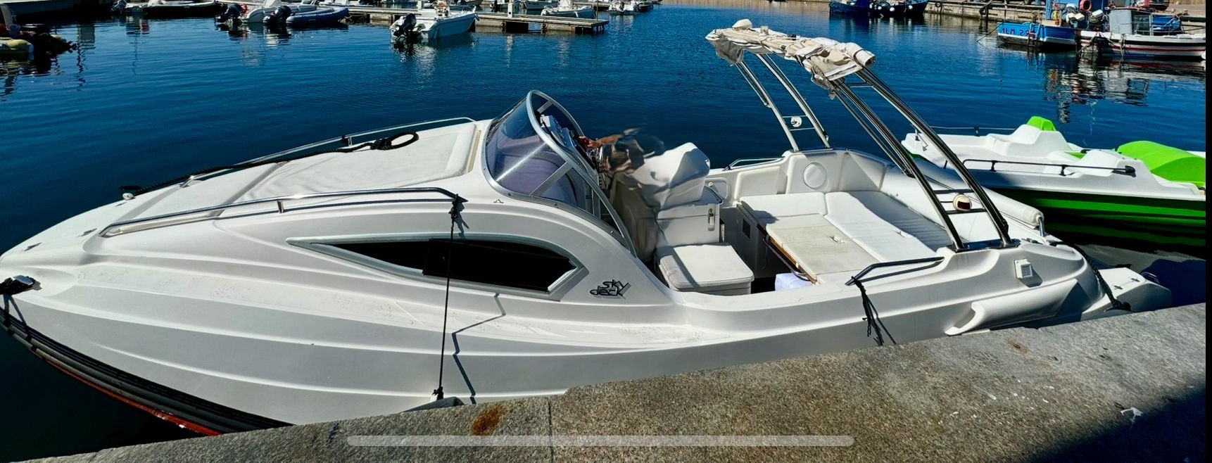 2013 Zar Formenti 73 Skydeck en alquiler (photo 2)