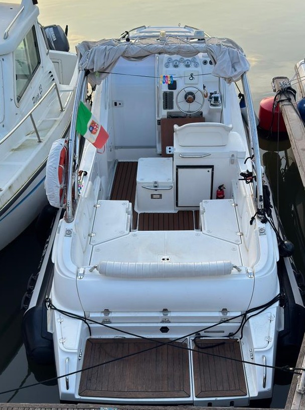 2013 Zar Formenti 73 Skydeck en alquiler (photo 4)