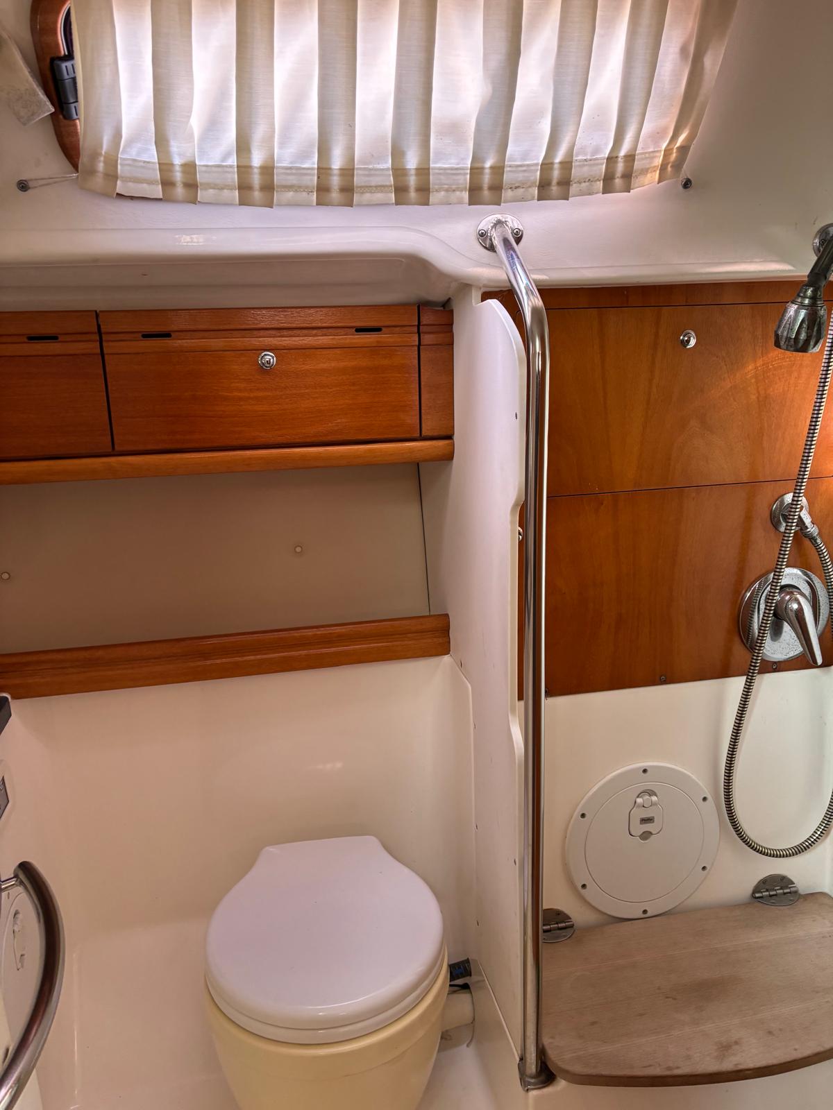 2006 Bavaria 42 Cruiser in vendita (photo 15)