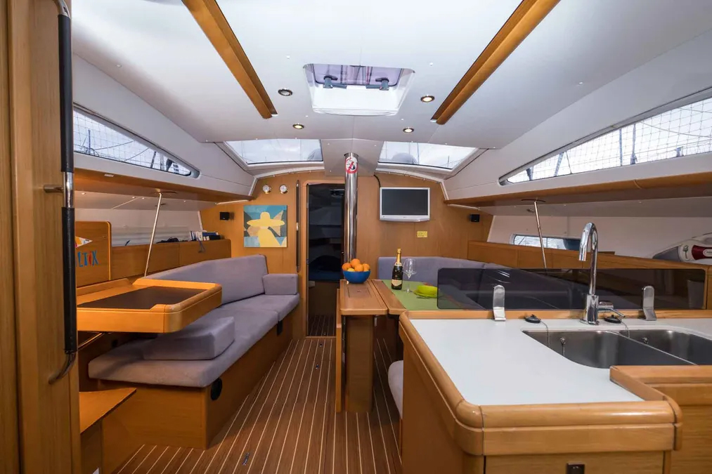 2010 Jeanneau Sun Odyssey 42DS en alquiler (photo 4)