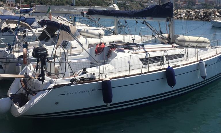 2009 Jeanneau Sun Odyssey 36i en alquiler (photo 1)