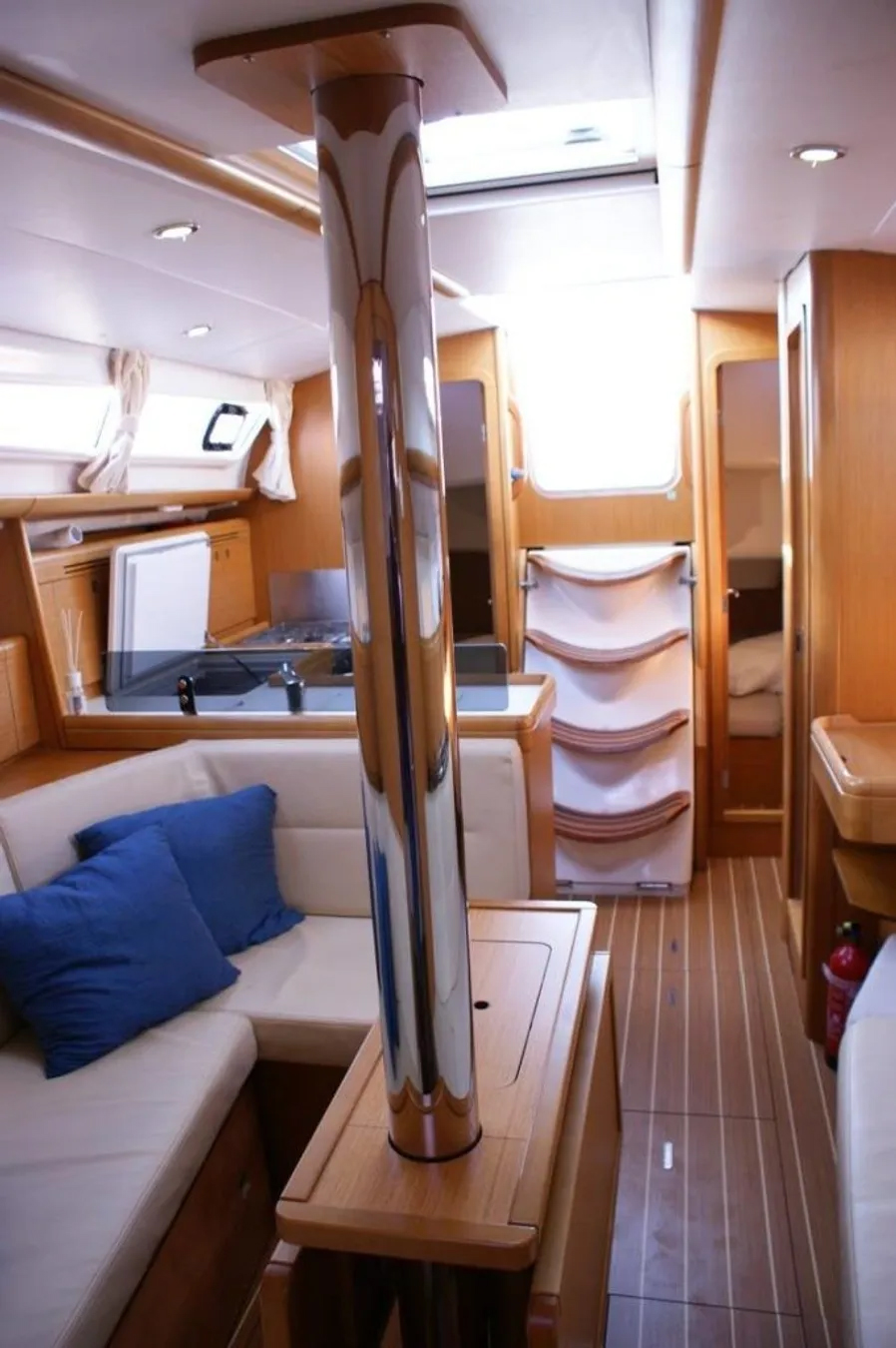 2011 Jeanneau Sun Odyssey 36i zu chartern (photo 5)