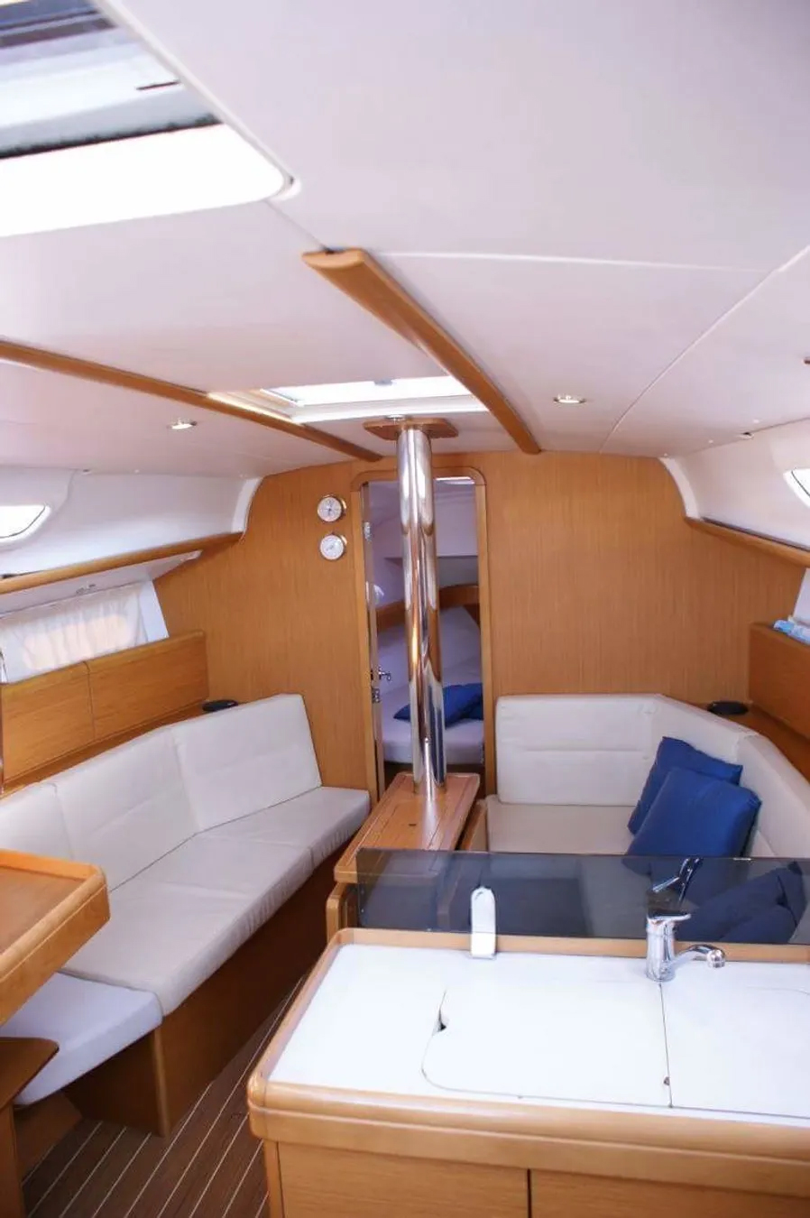 2011 Jeanneau Sun Odyssey 36i zu chartern (photo 6)