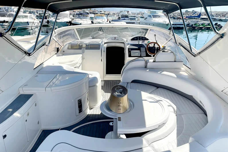 2025 Fairline Targa 43 for charter (photo 6)