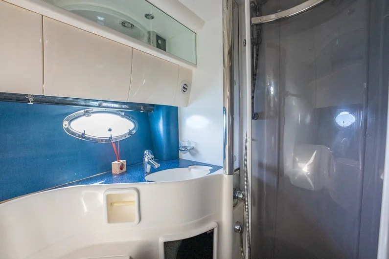 2025 Fairline Targa 43 for charter (photo 7)