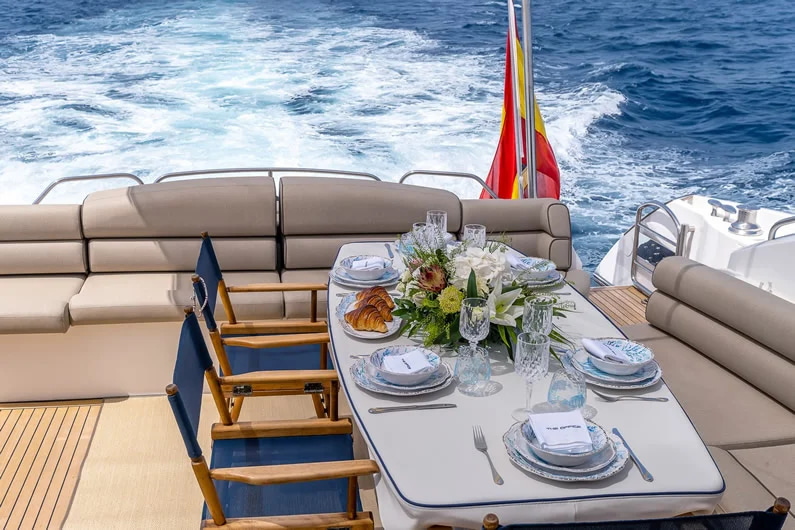 2025 Sunseeker Predator 72 zu chartern (photo 5)