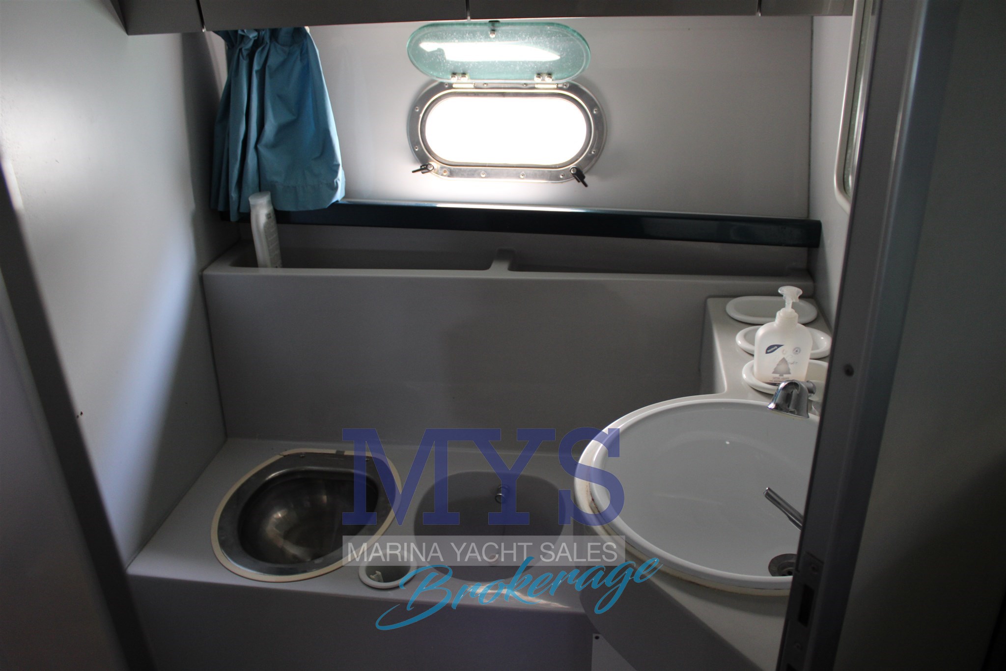 1991 Ferretti Yachts Ferretti 39 Fly à vendre (photo 23)